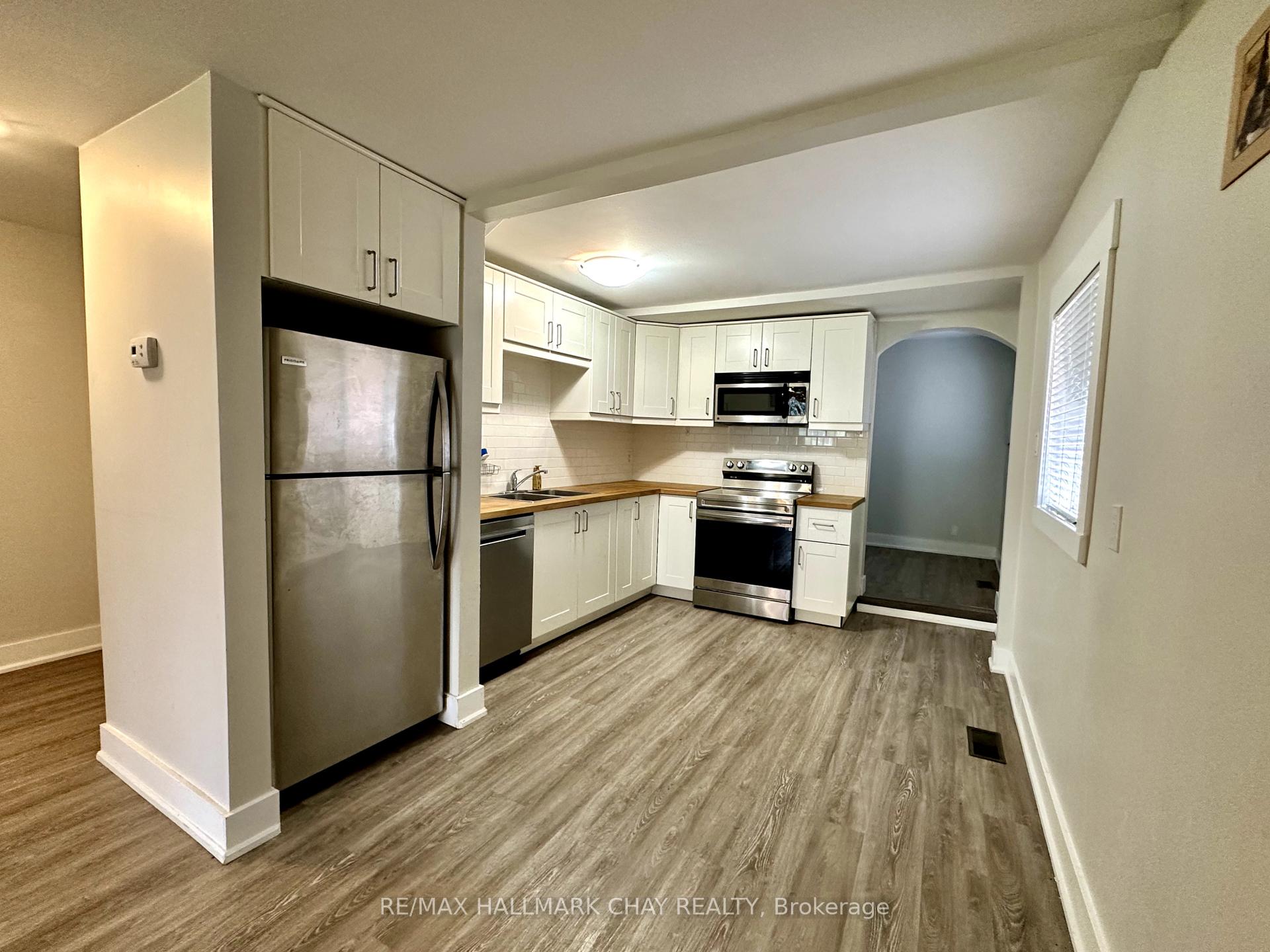 Photo 4 of 895 Frederick Street, Innisfil, Churchill — HOMEH