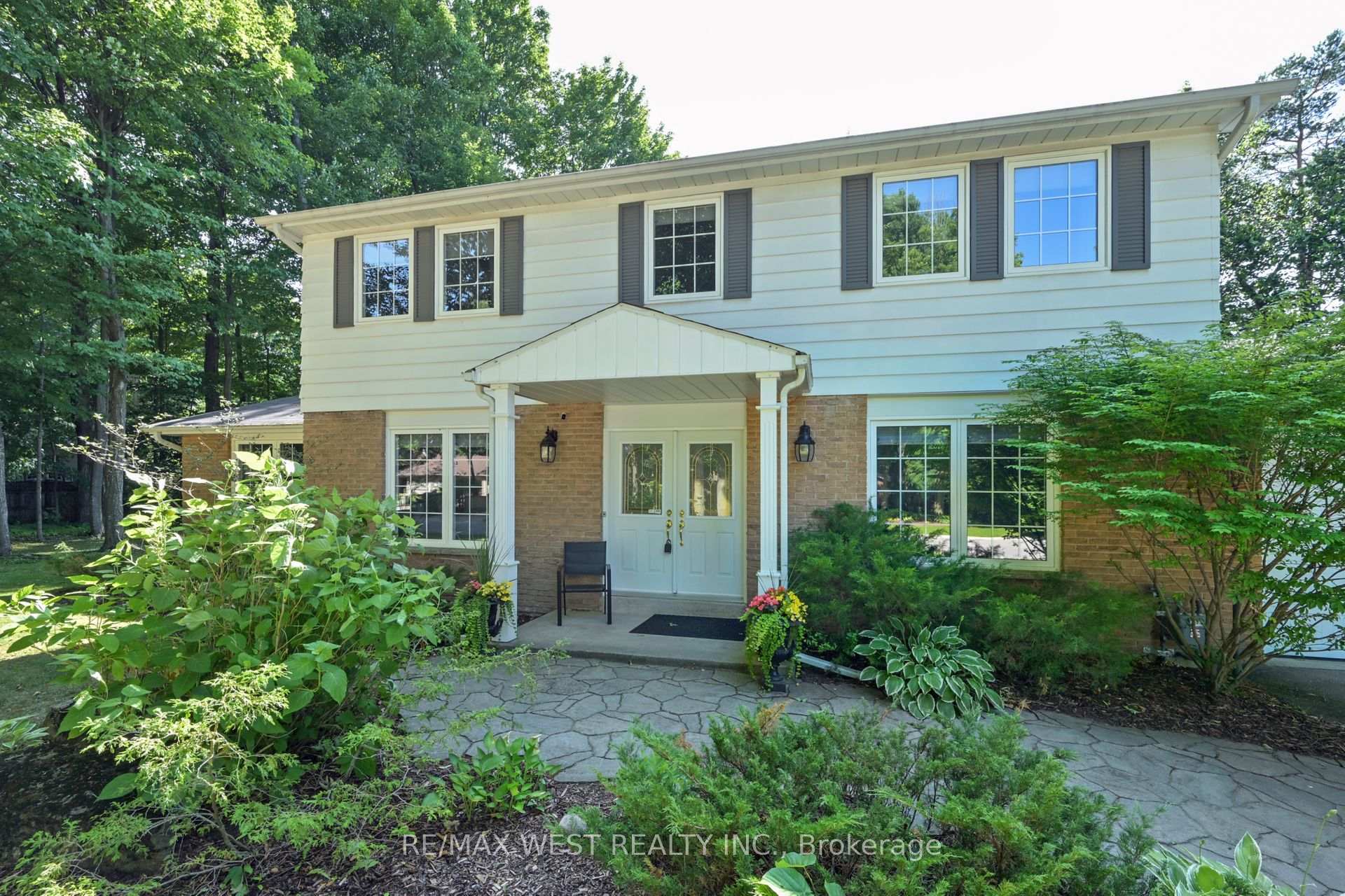 Photo 4 of 24 Cedarwood Crescent, King, Nobleton — HOMEH