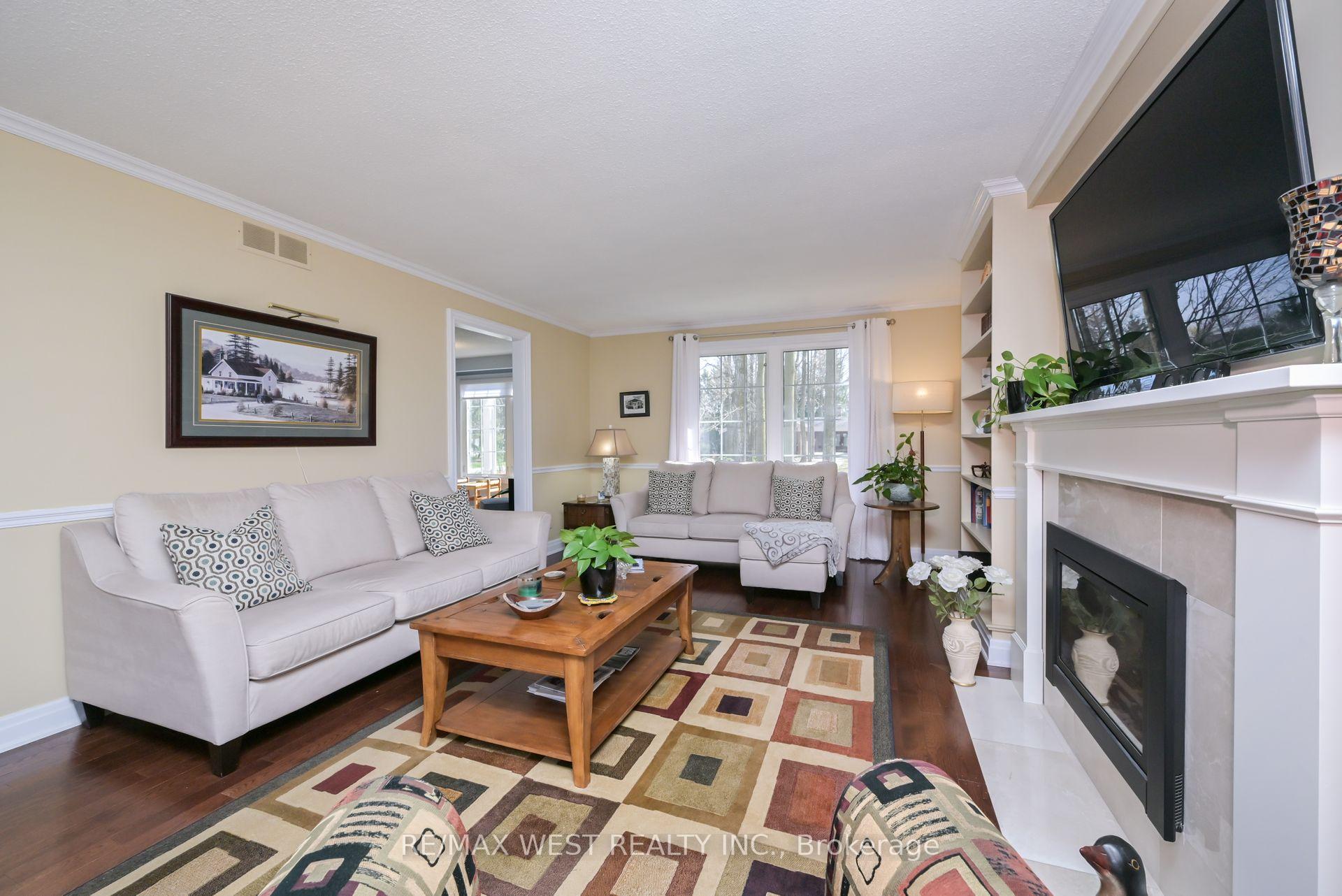 Photo 8 of 24 Cedarwood Crescent, King, Nobleton — HOMEH