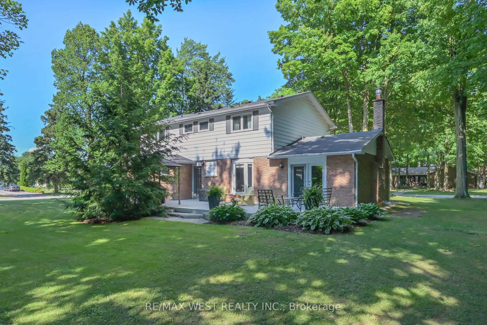 Photo 12 of 24 Cedarwood Crescent, King, Nobleton — HOMEH