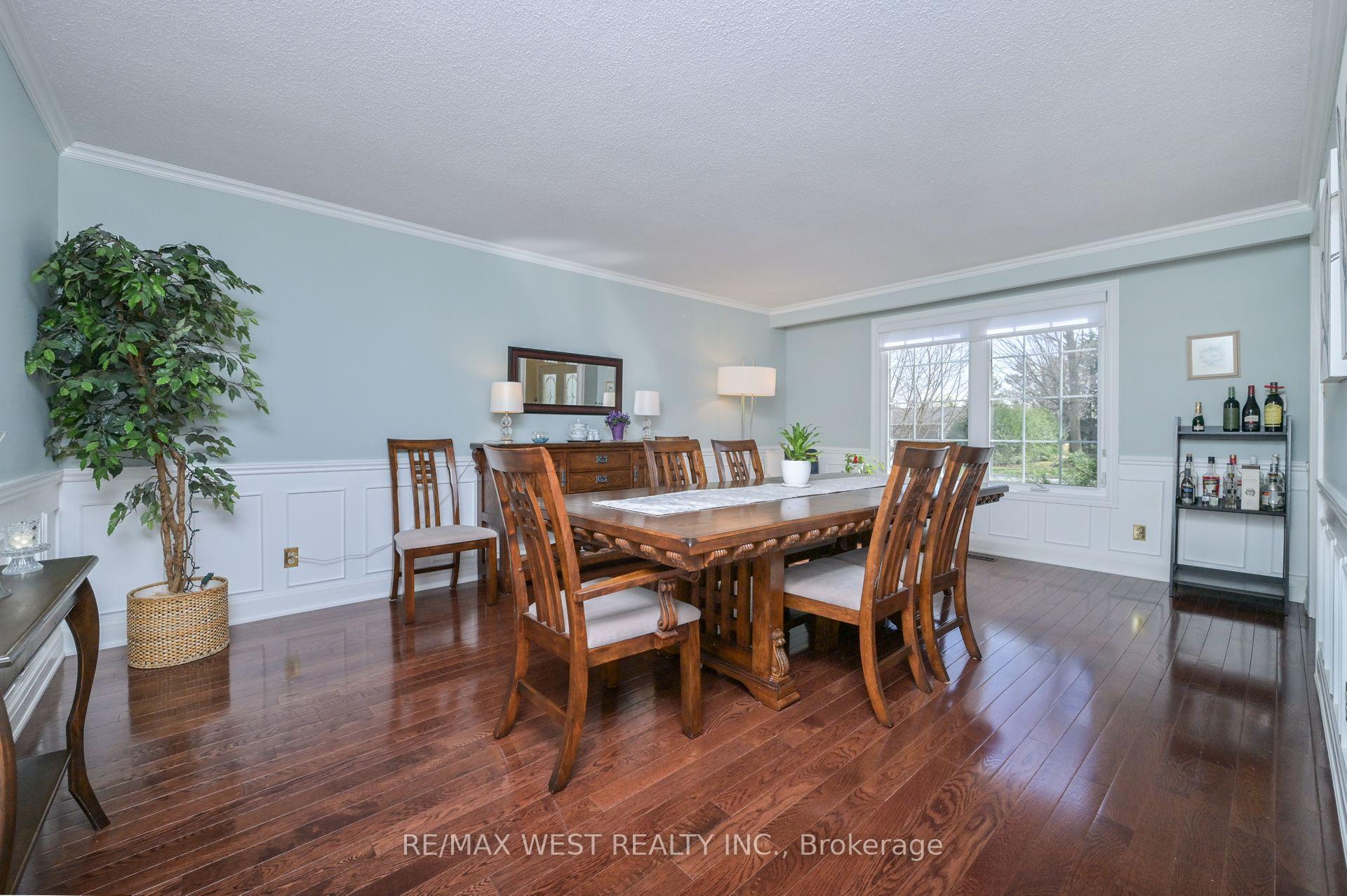 Photo 15 of 24 Cedarwood Crescent, King, Nobleton — HOMEH