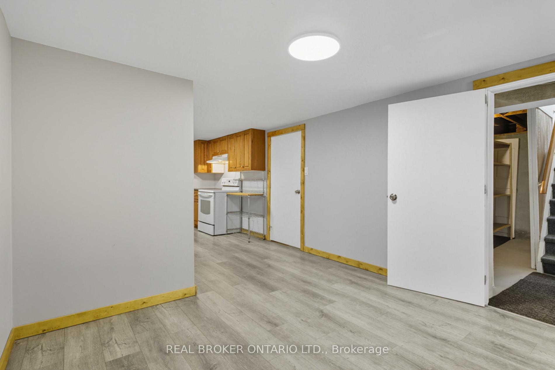 Photo 17 of 27 Broadmoor Avenue, Kitchener — HOMEH