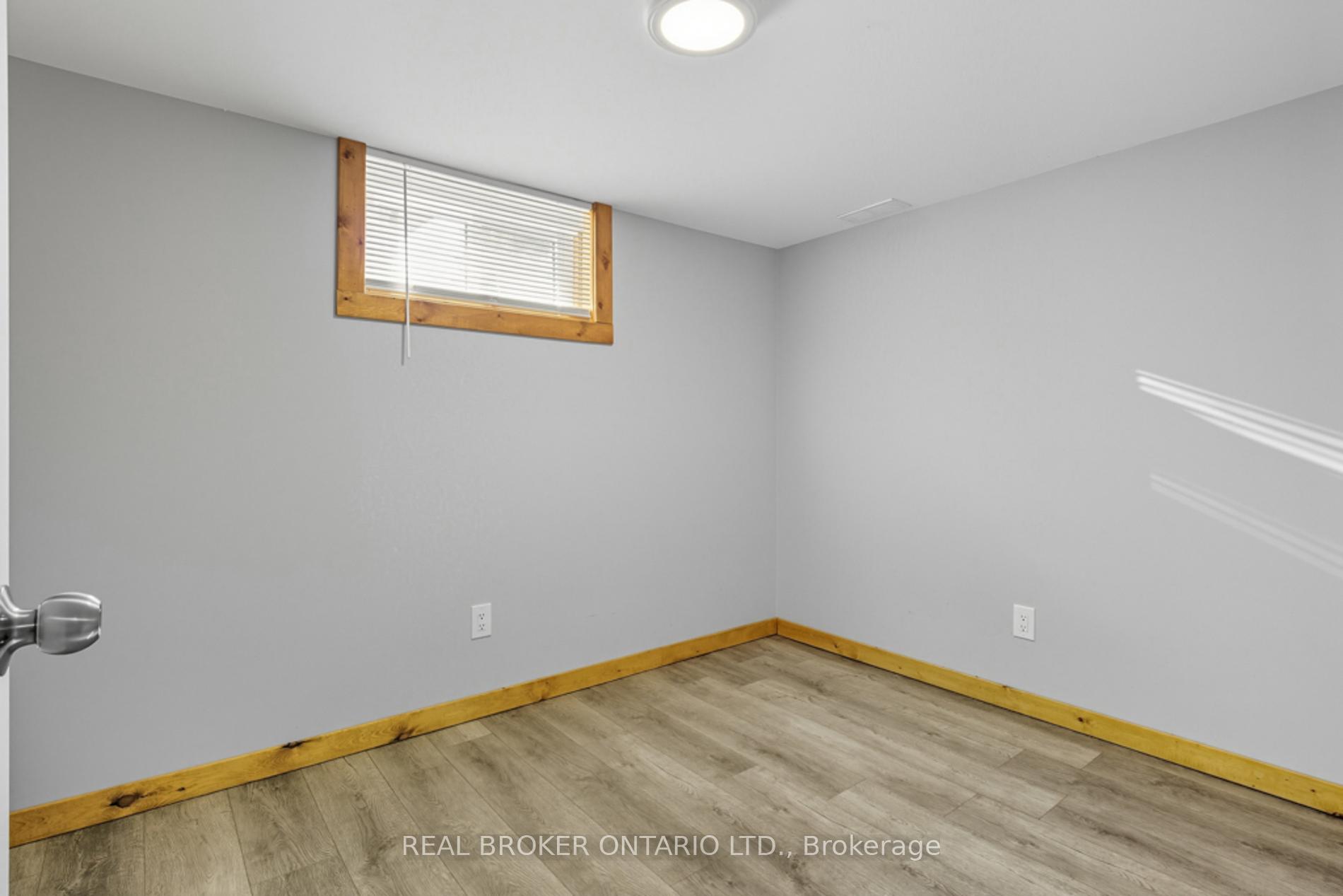 Photo 20 of 27 Broadmoor Avenue, Kitchener — HOMEH