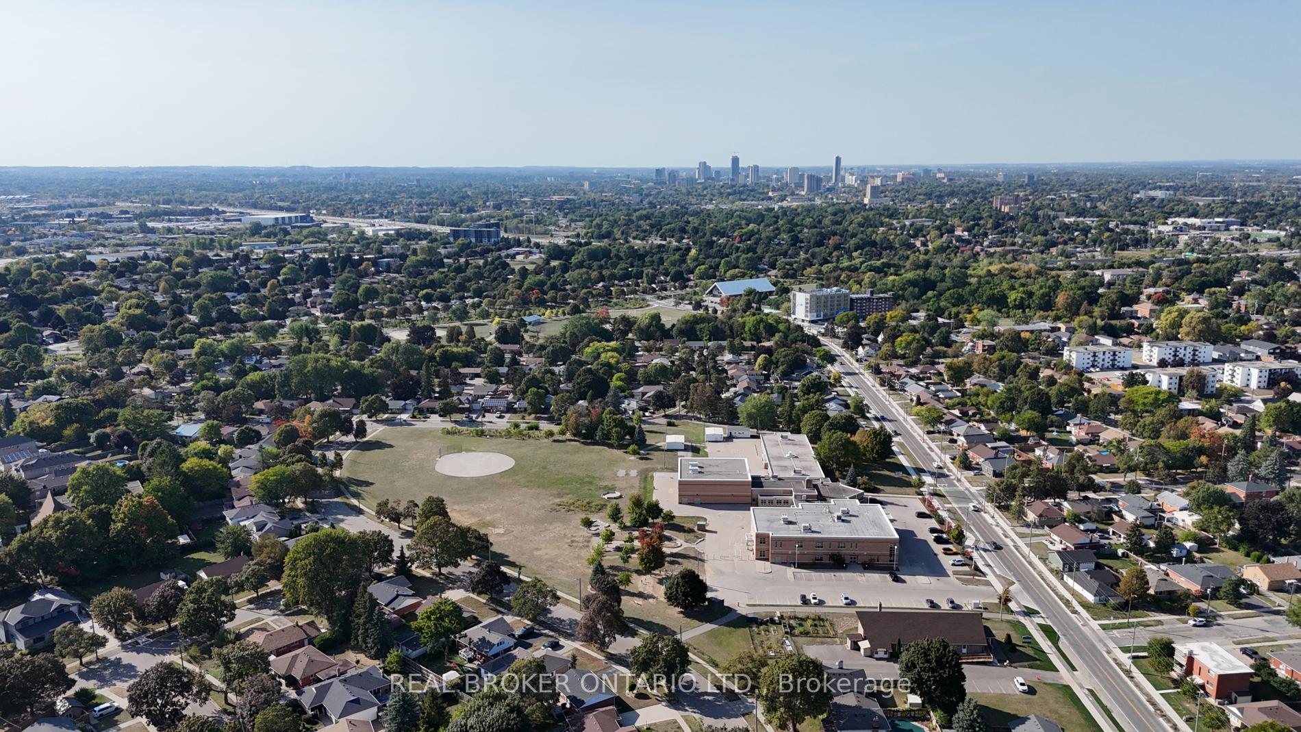 Photo 31 of 27 Broadmoor Avenue, Kitchener — HOMEH