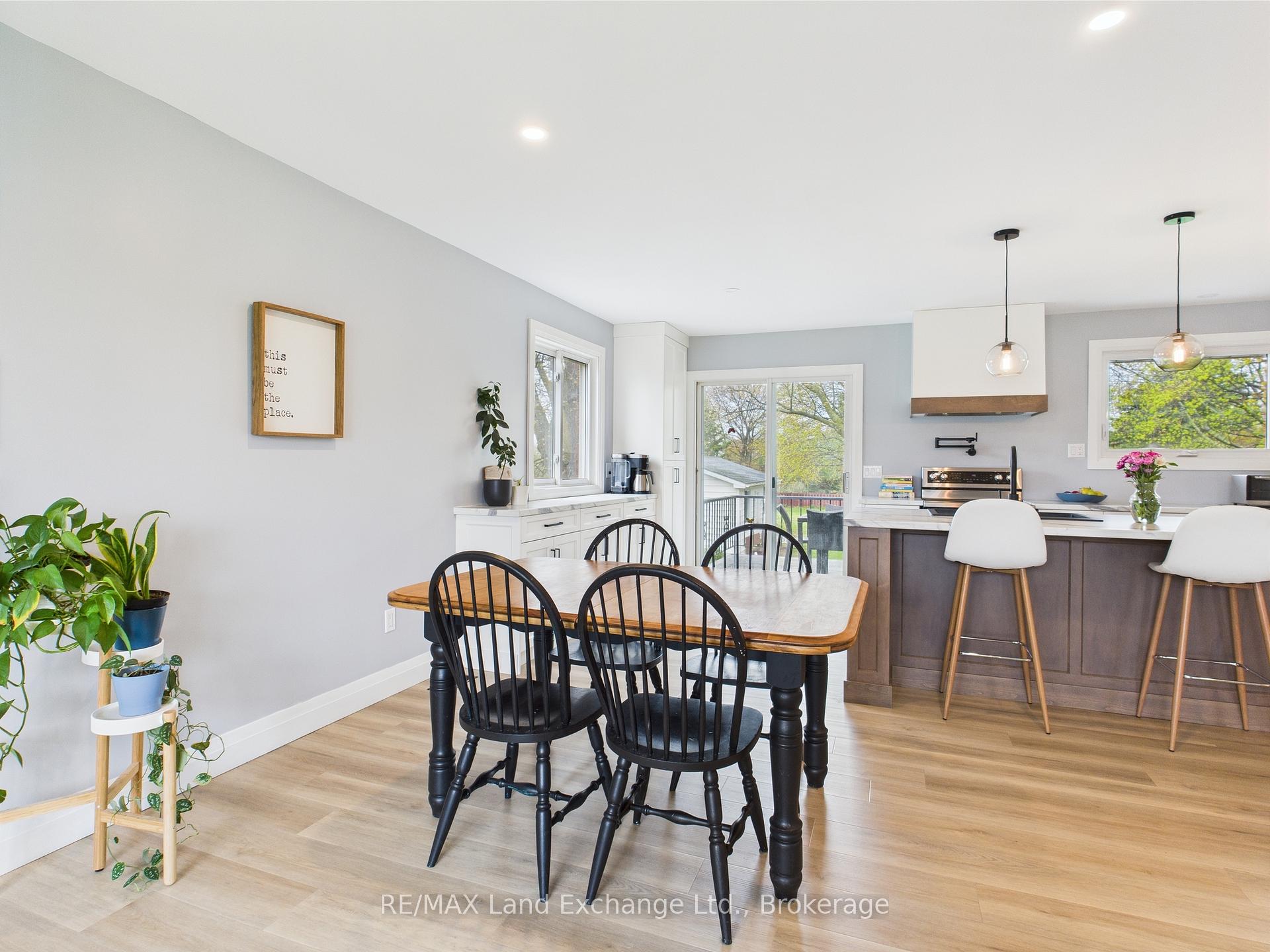 Photo 5 of 402 Queen Street, Kincardine — HOMEH