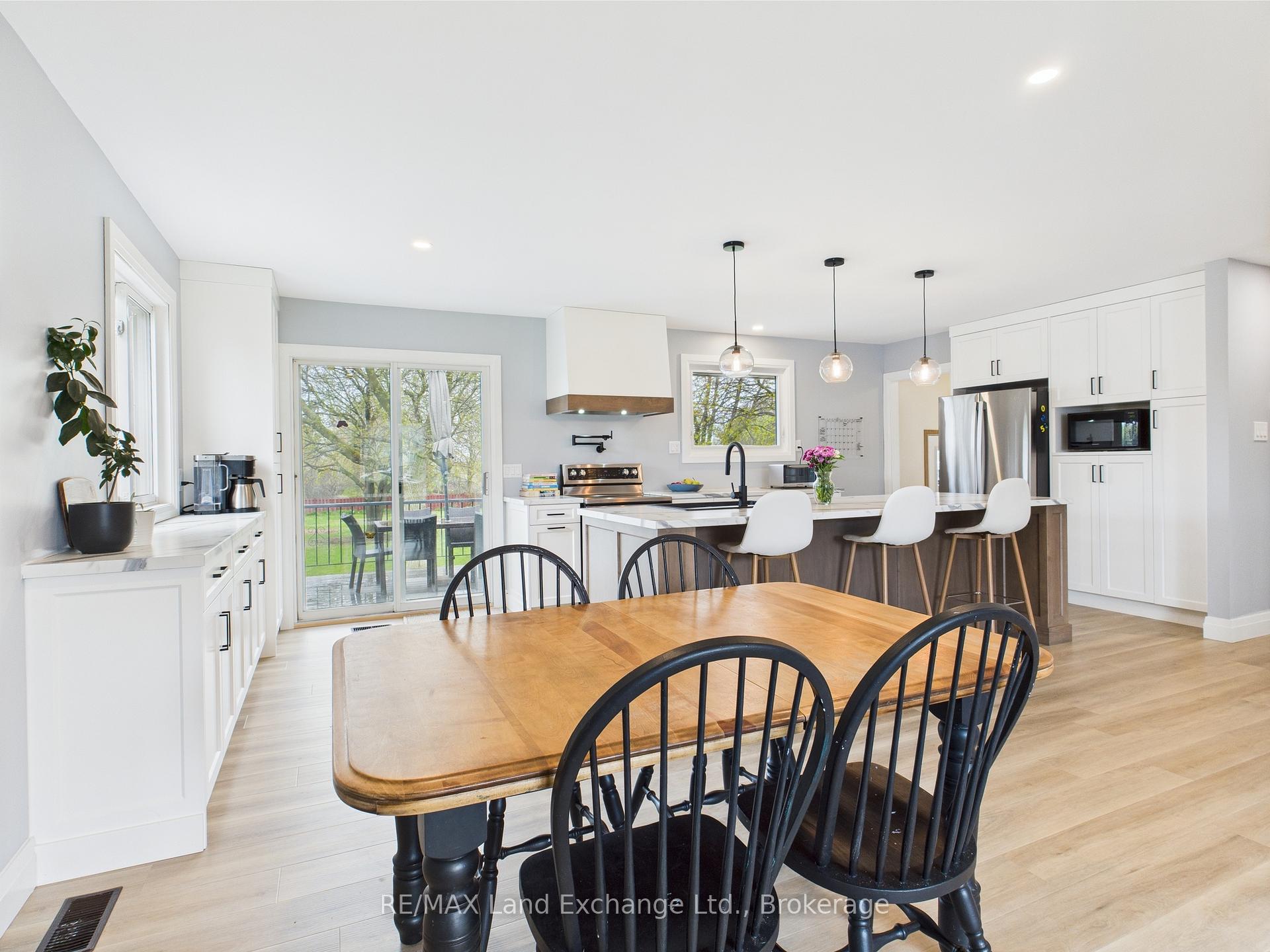 Photo 6 of 402 Queen Street, Kincardine — HOMEH