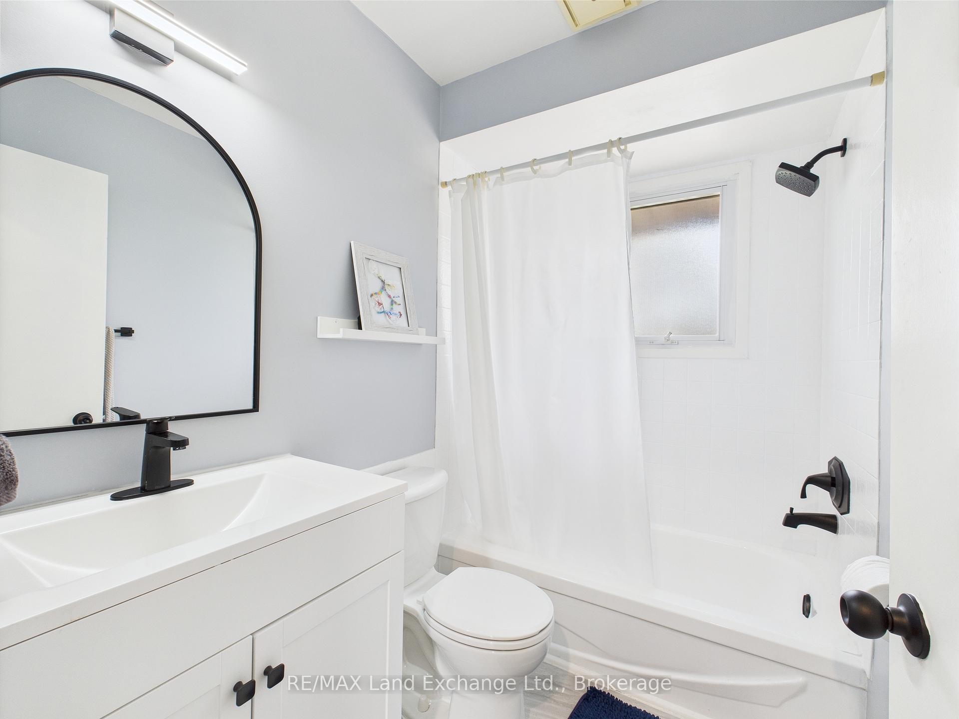 Photo 15 of 402 Queen Street, Kincardine — HOMEH