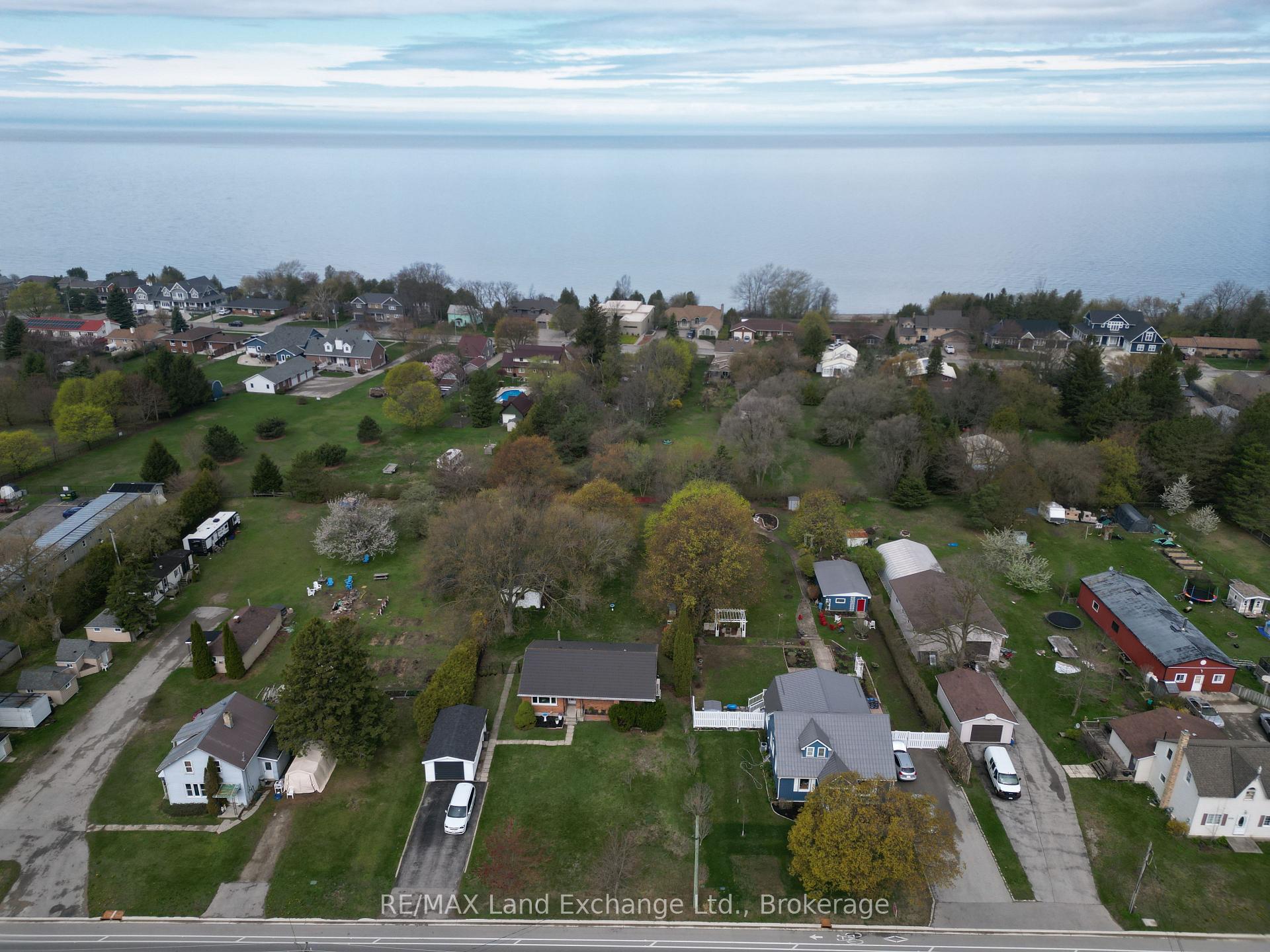 Photo 19 of 402 Queen Street, Kincardine — HOMEH