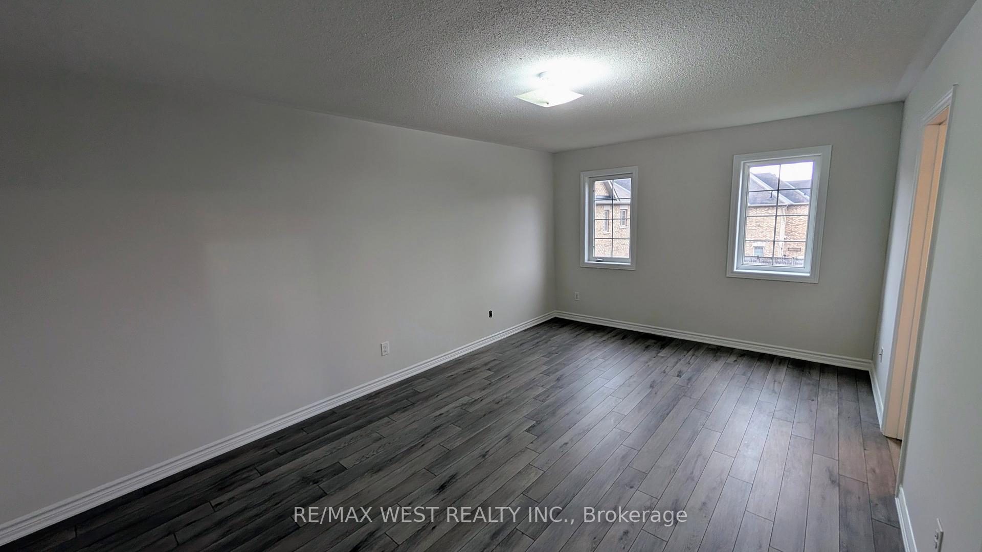 Photo 11 of 10 Moore's Court, Markham, Box Grove — HOMEH