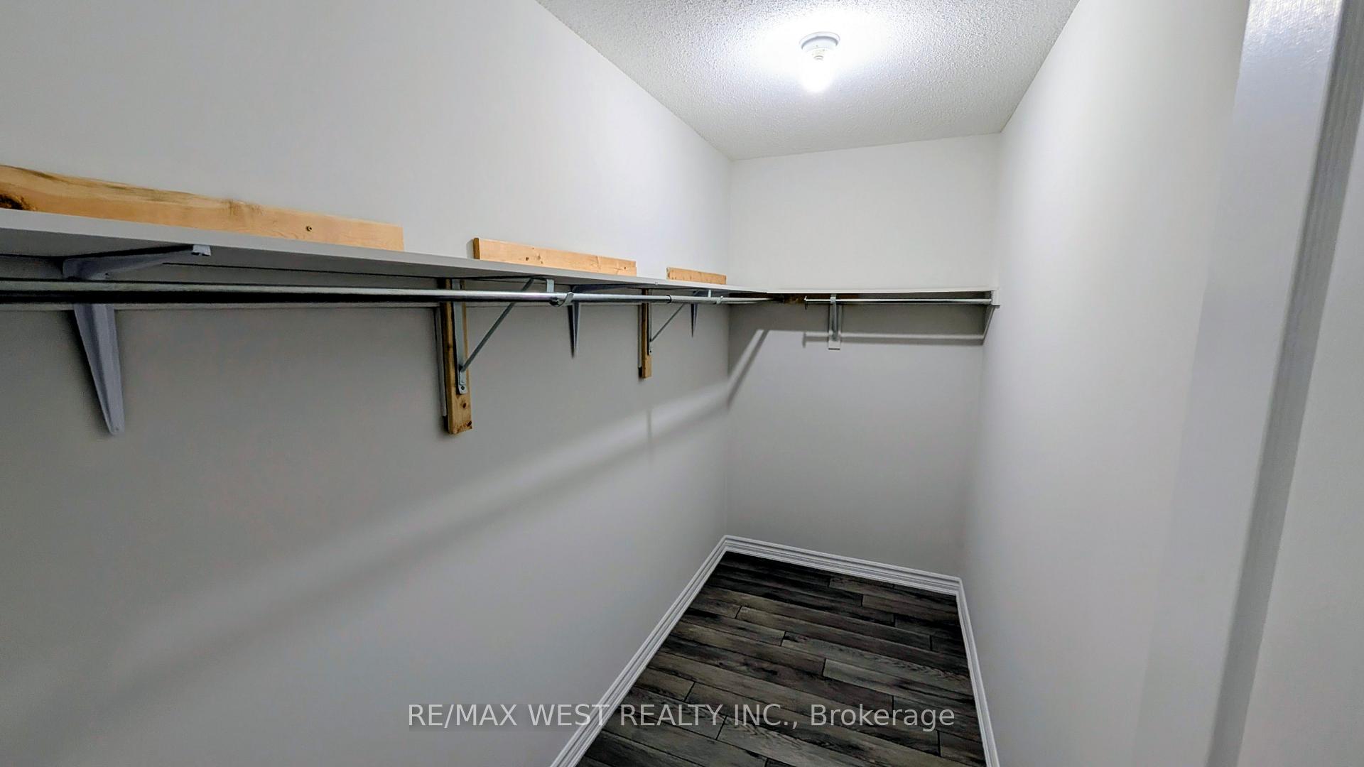 Photo 13 of 10 Moore's Court, Markham, Box Grove — HOMEH