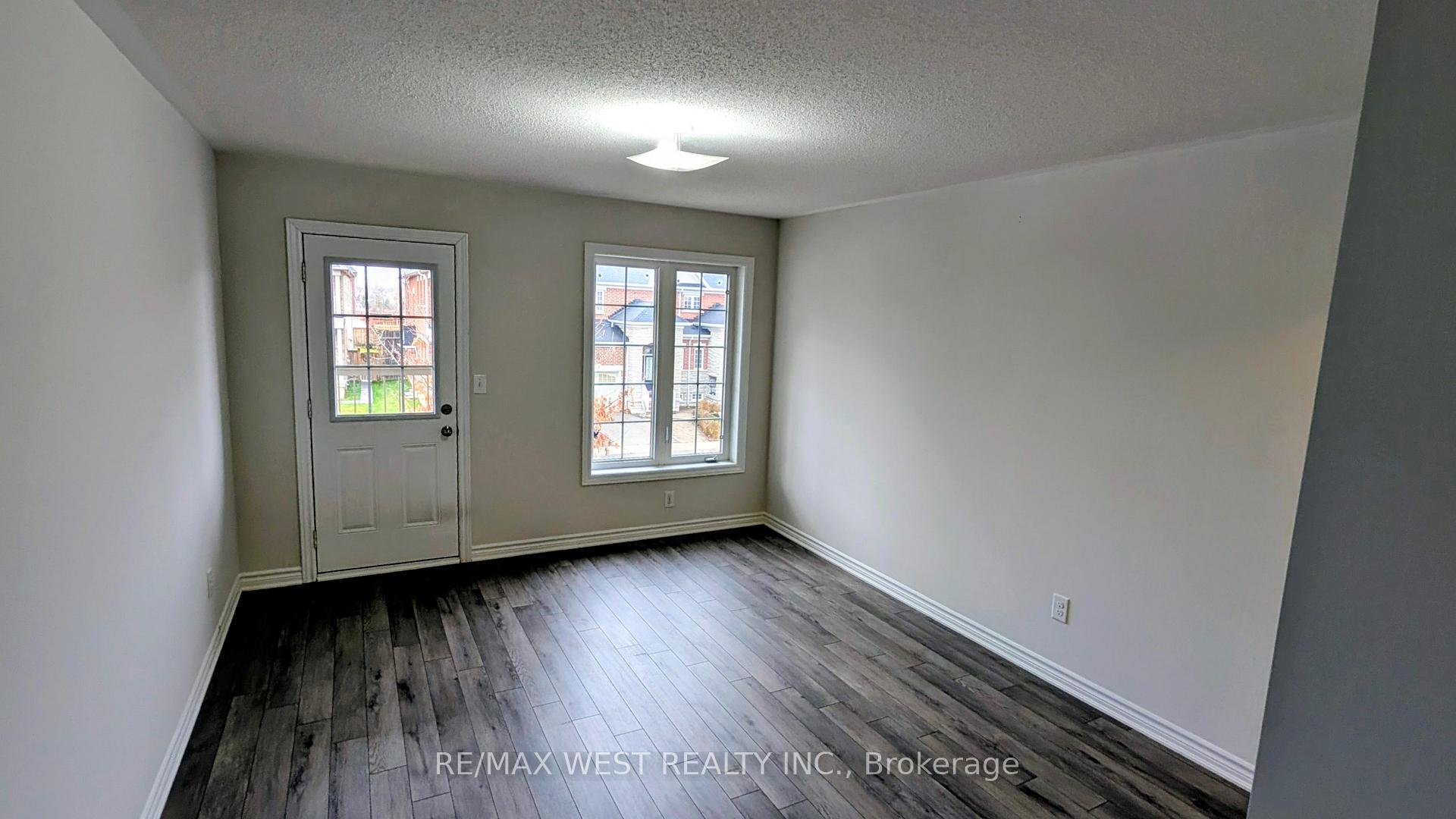 Photo 17 of 10 Moore's Court, Markham, Box Grove — HOMEH