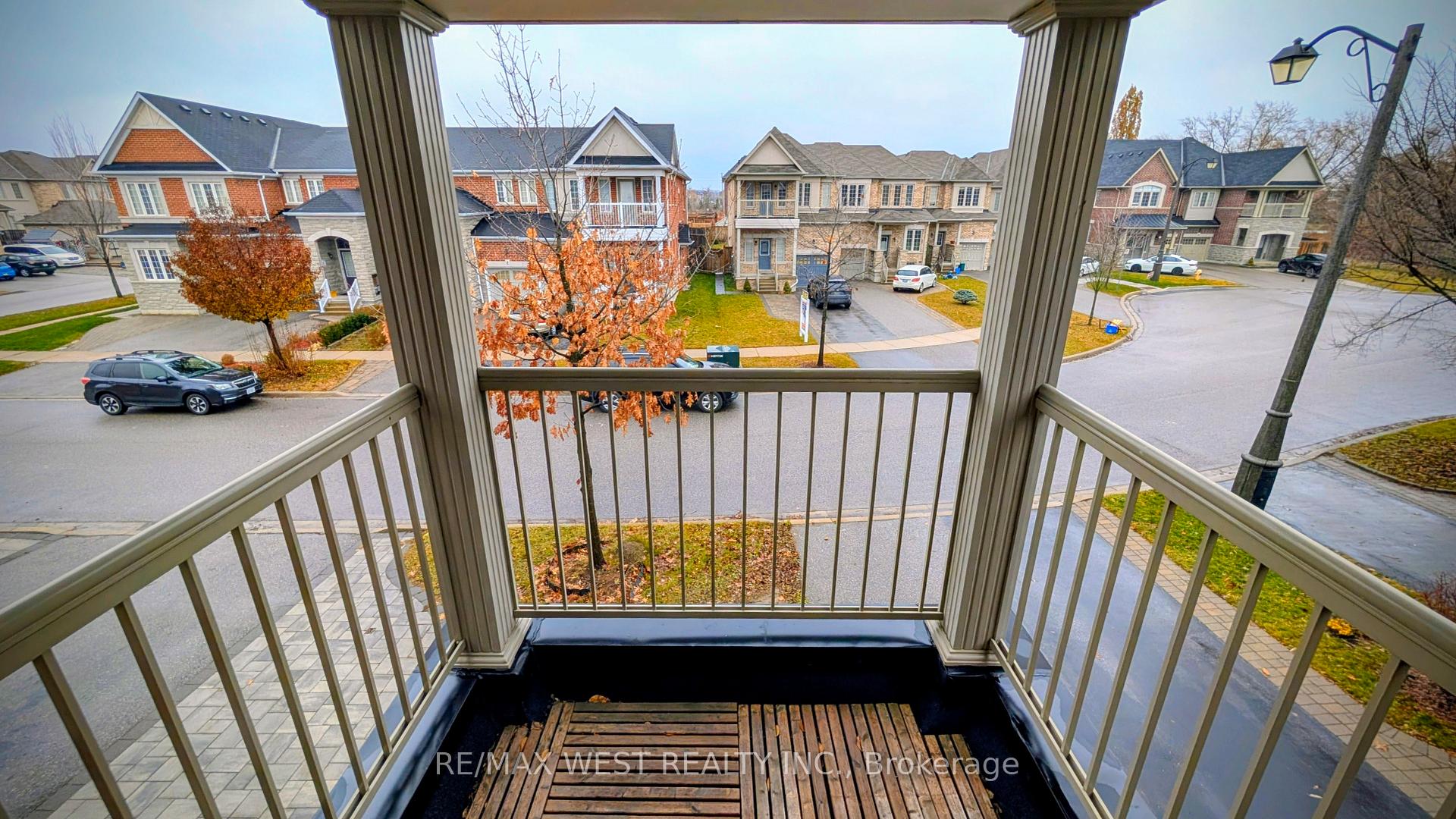 Photo 18 of 10 Moore's Court, Markham, Box Grove — HOMEH