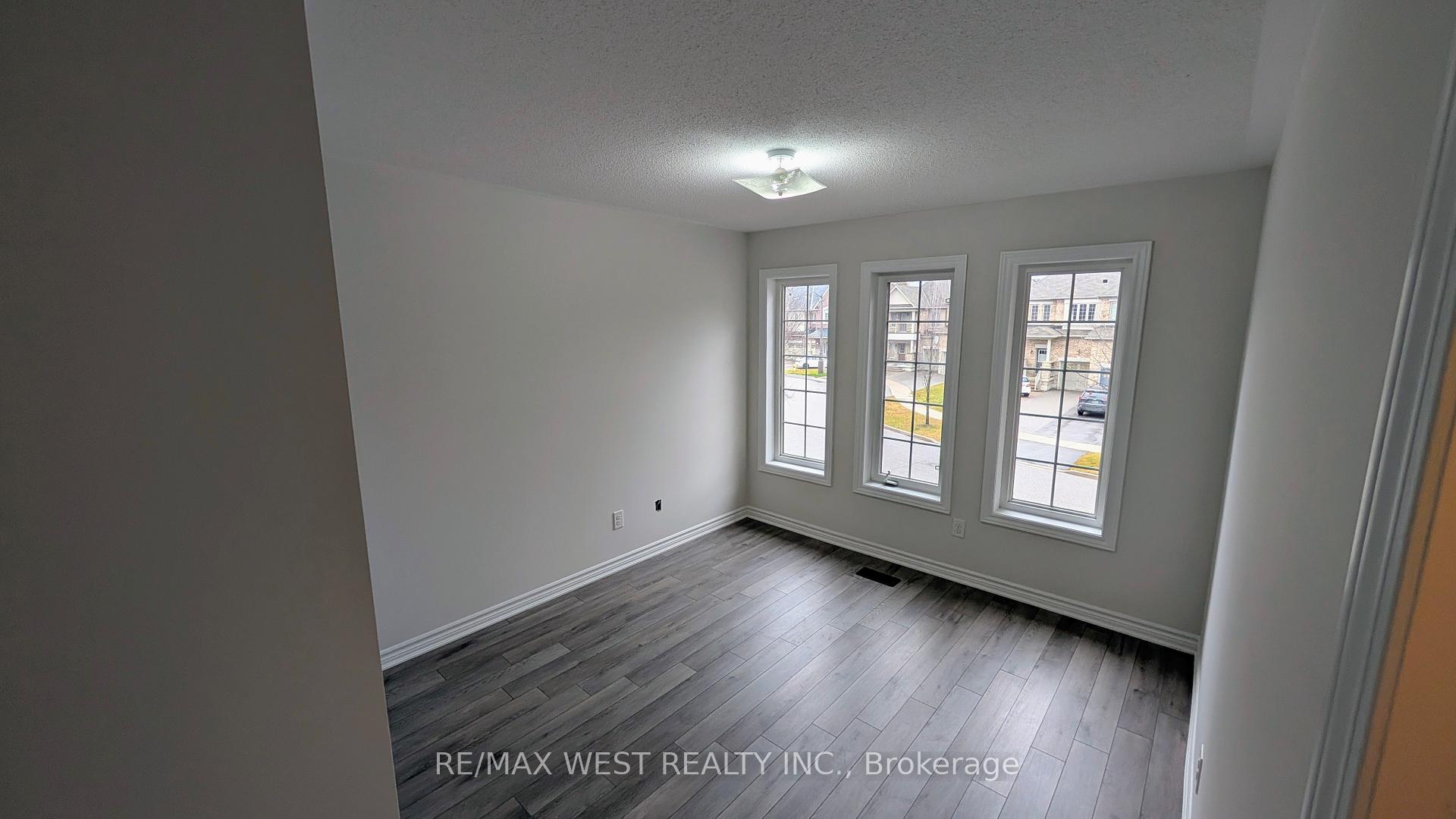 Photo 21 of 10 Moore's Court, Markham, Box Grove — HOMEH