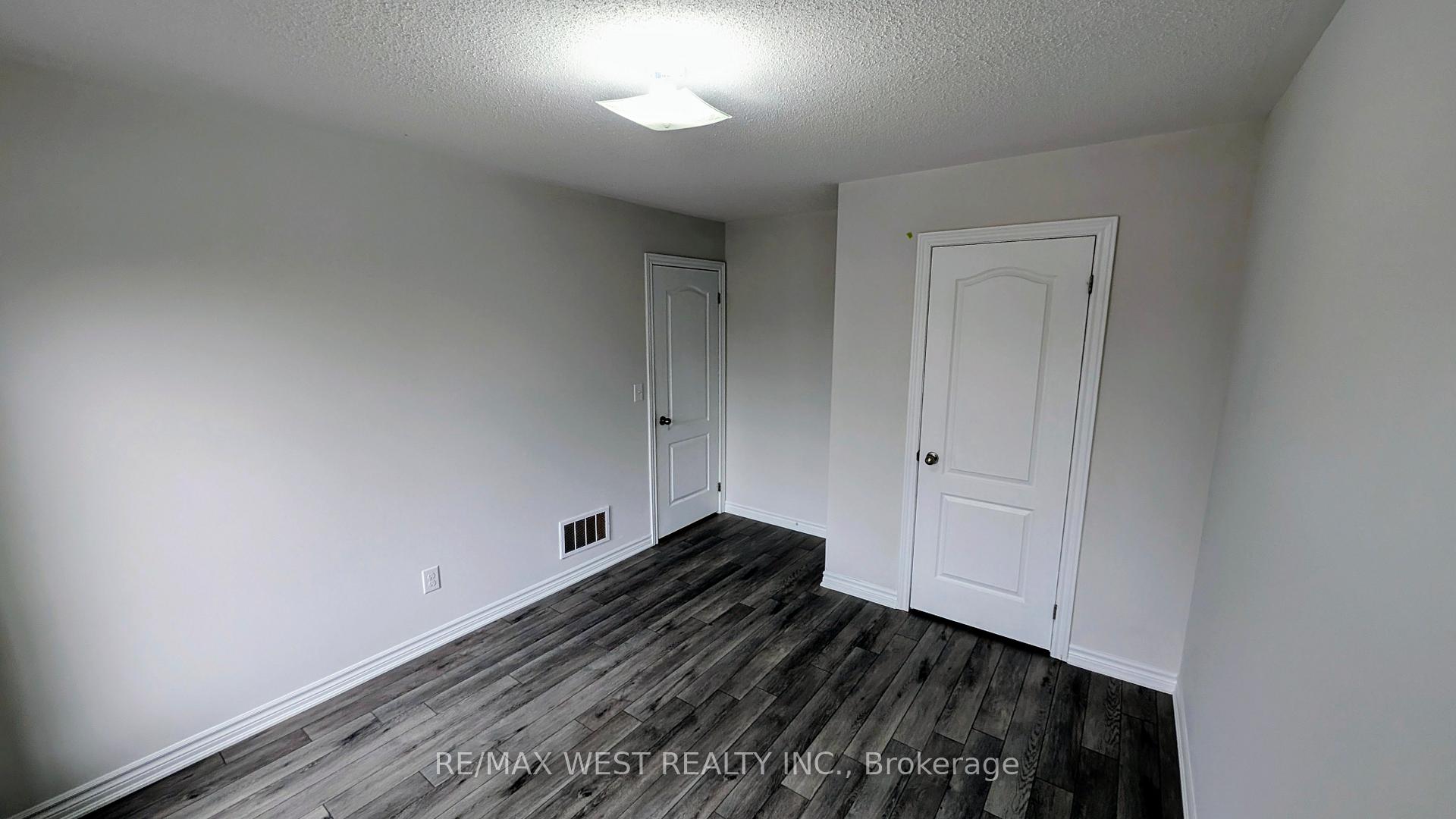 Photo 22 of 10 Moore's Court, Markham, Box Grove — HOMEH