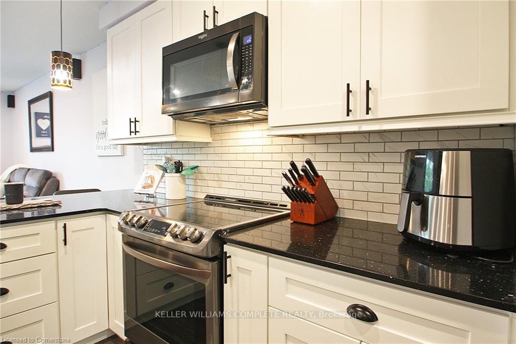 Photo 7 of Unit 6, 410 Pioneer Drive, Kitchener — HOMEH