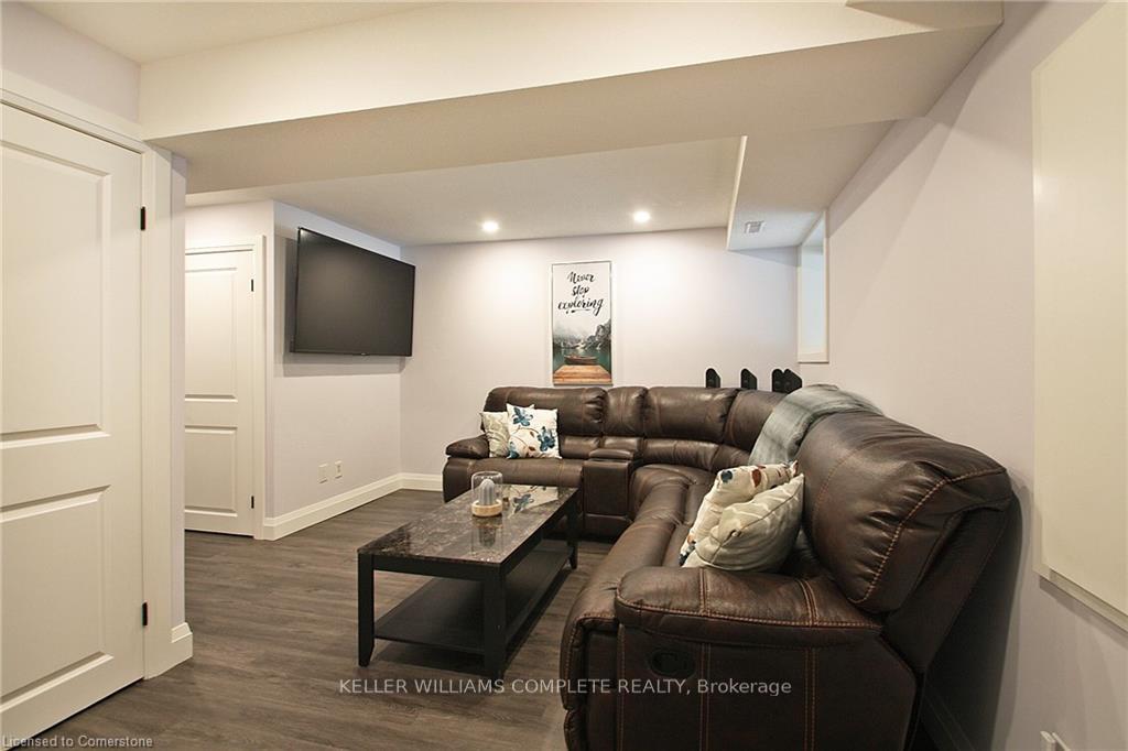 Photo 37 of Unit 6, 410 Pioneer Drive, Kitchener — HOMEH