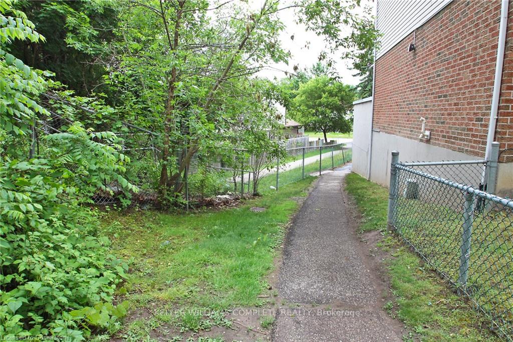 Photo 38 of Unit 6, 410 Pioneer Drive, Kitchener — HOMEH