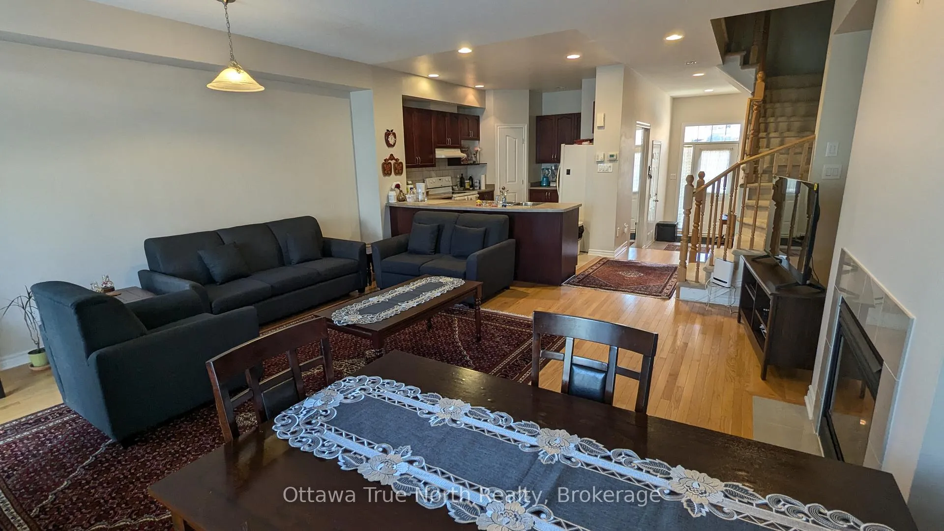 Photo 5 of 215 Badgeley Avenue, Ottawa, Kanata - Kanata Lakes/Heritage Hills — HOMEH