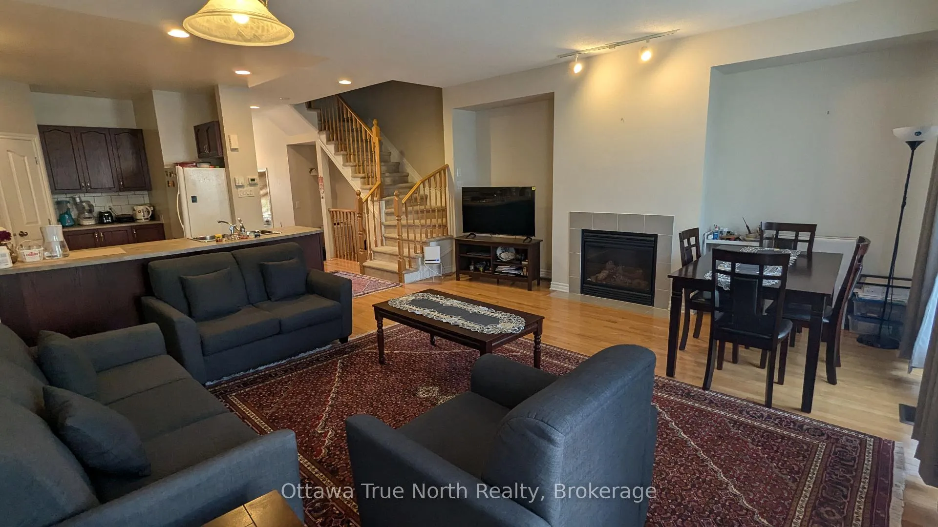Photo 6 of 215 Badgeley Avenue, Ottawa, Kanata - Kanata Lakes/Heritage Hills — HOMEH