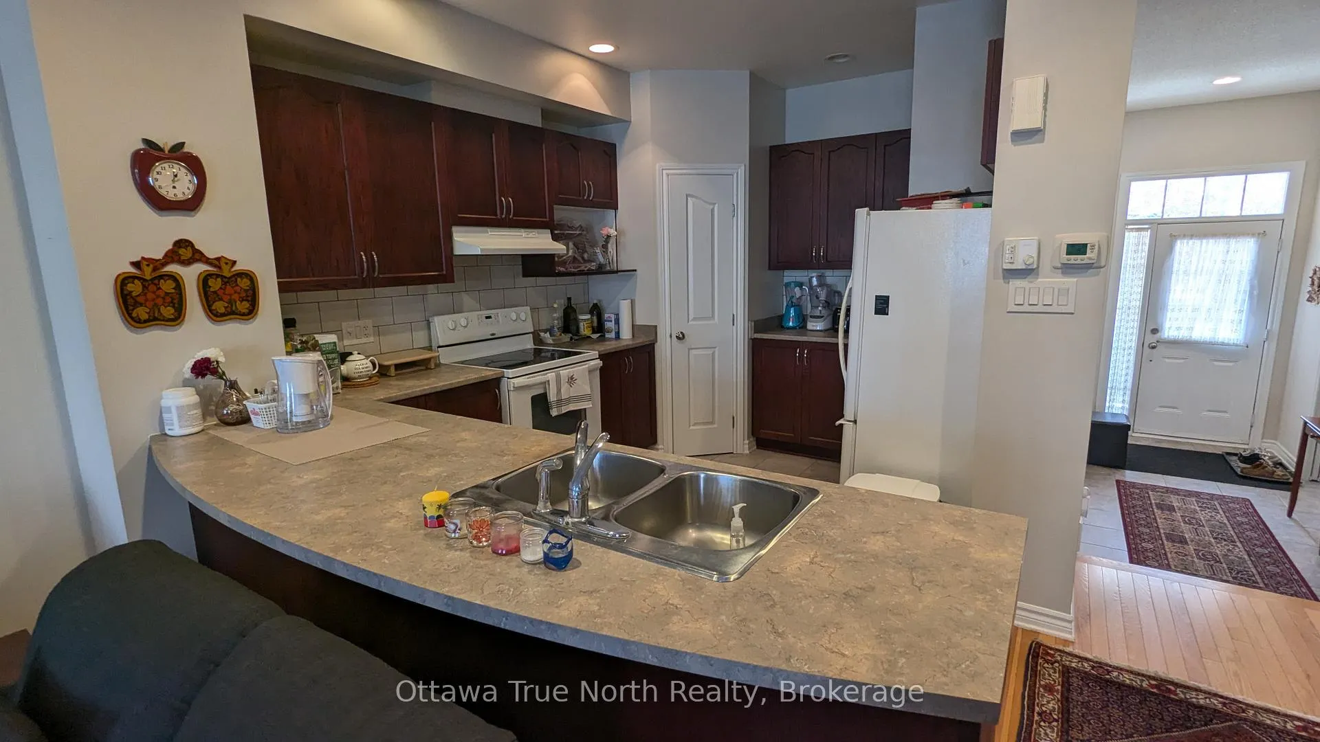 Photo 7 of 215 Badgeley Avenue, Ottawa, Kanata - Kanata Lakes/Heritage Hills — HOMEH