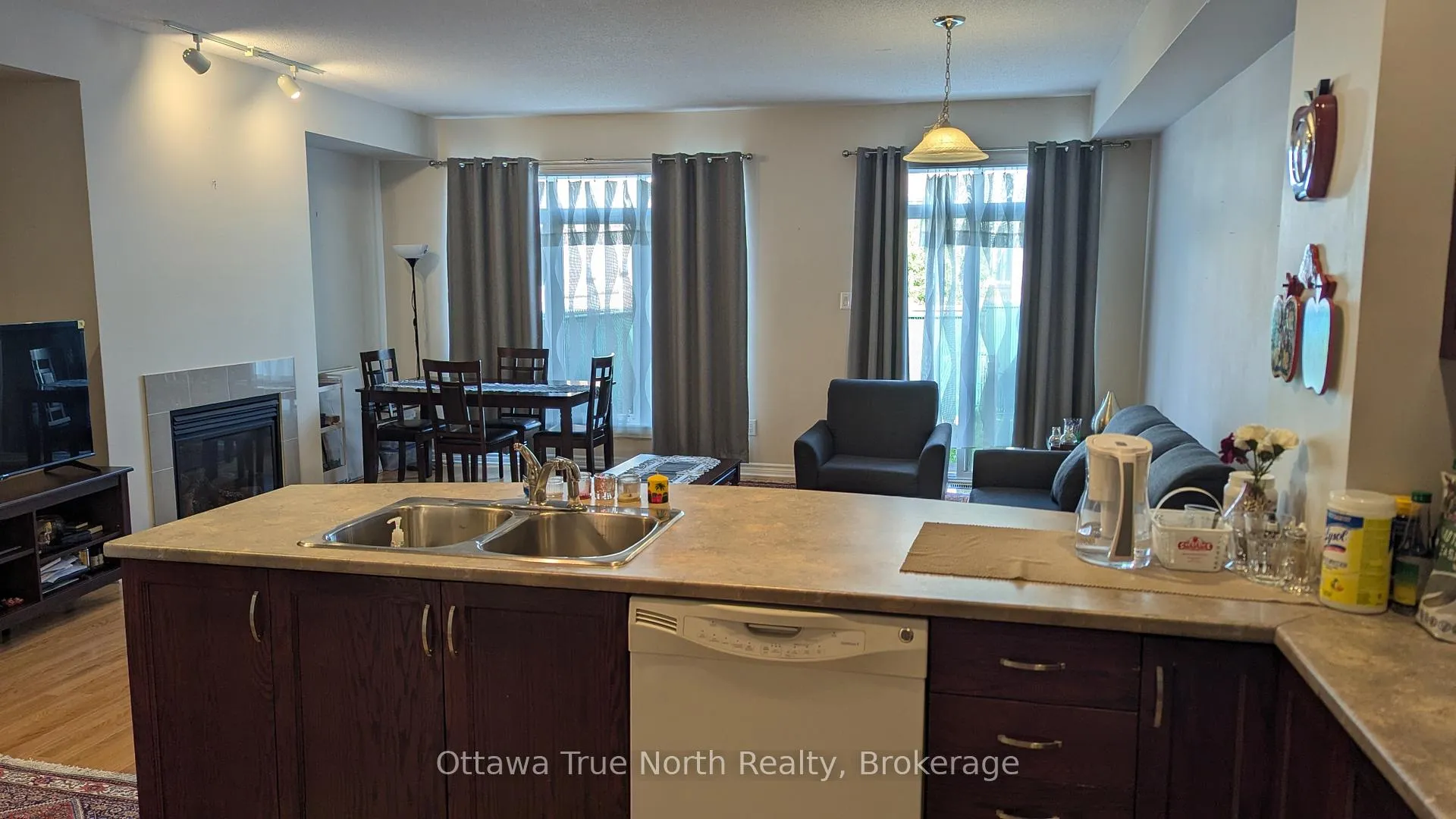 Photo 8 of 215 Badgeley Avenue, Ottawa, Kanata - Kanata Lakes/Heritage Hills — HOMEH