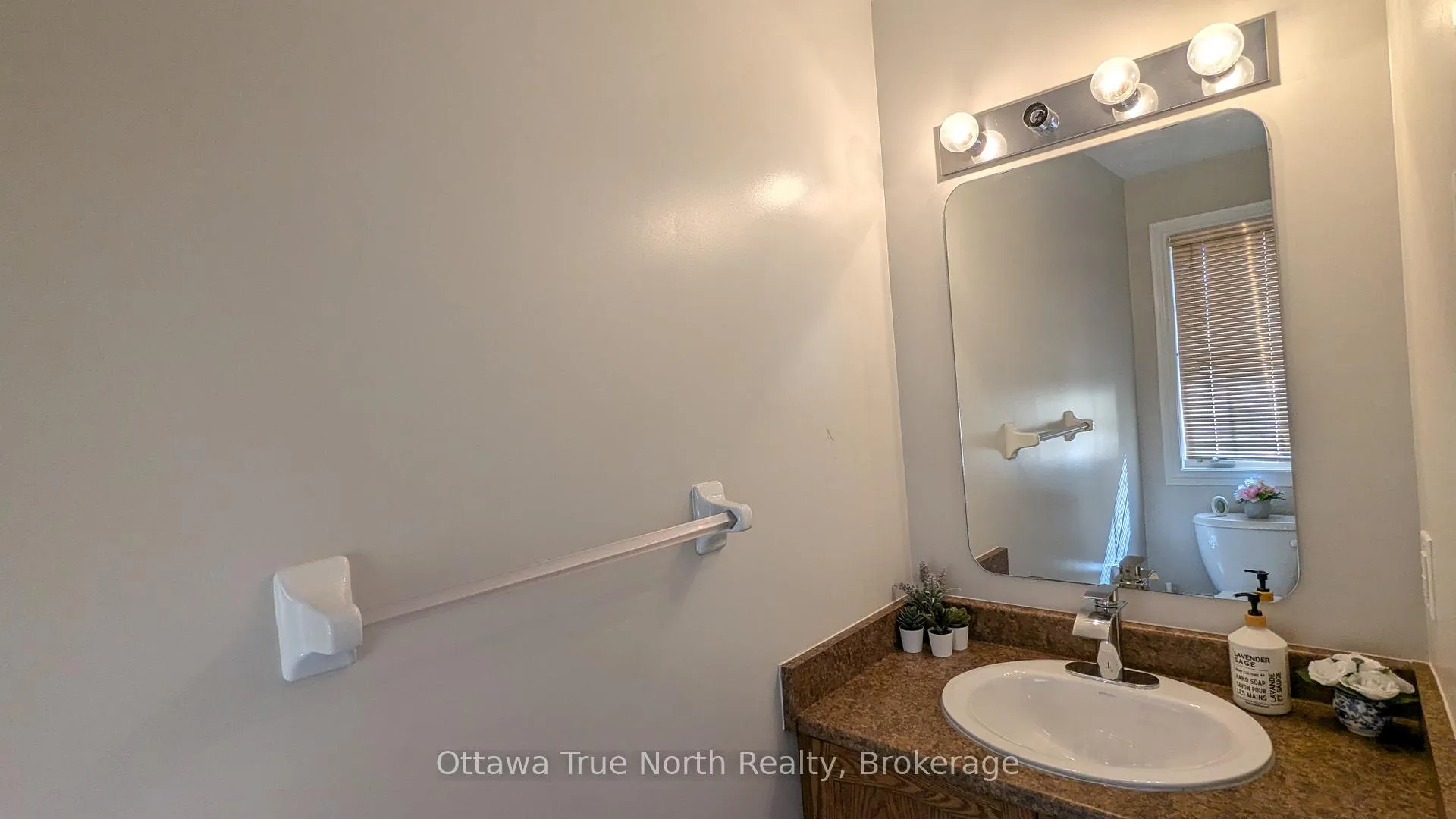 Photo 9 of 215 Badgeley Avenue, Ottawa, Kanata - Kanata Lakes/Heritage Hills — HOMEH