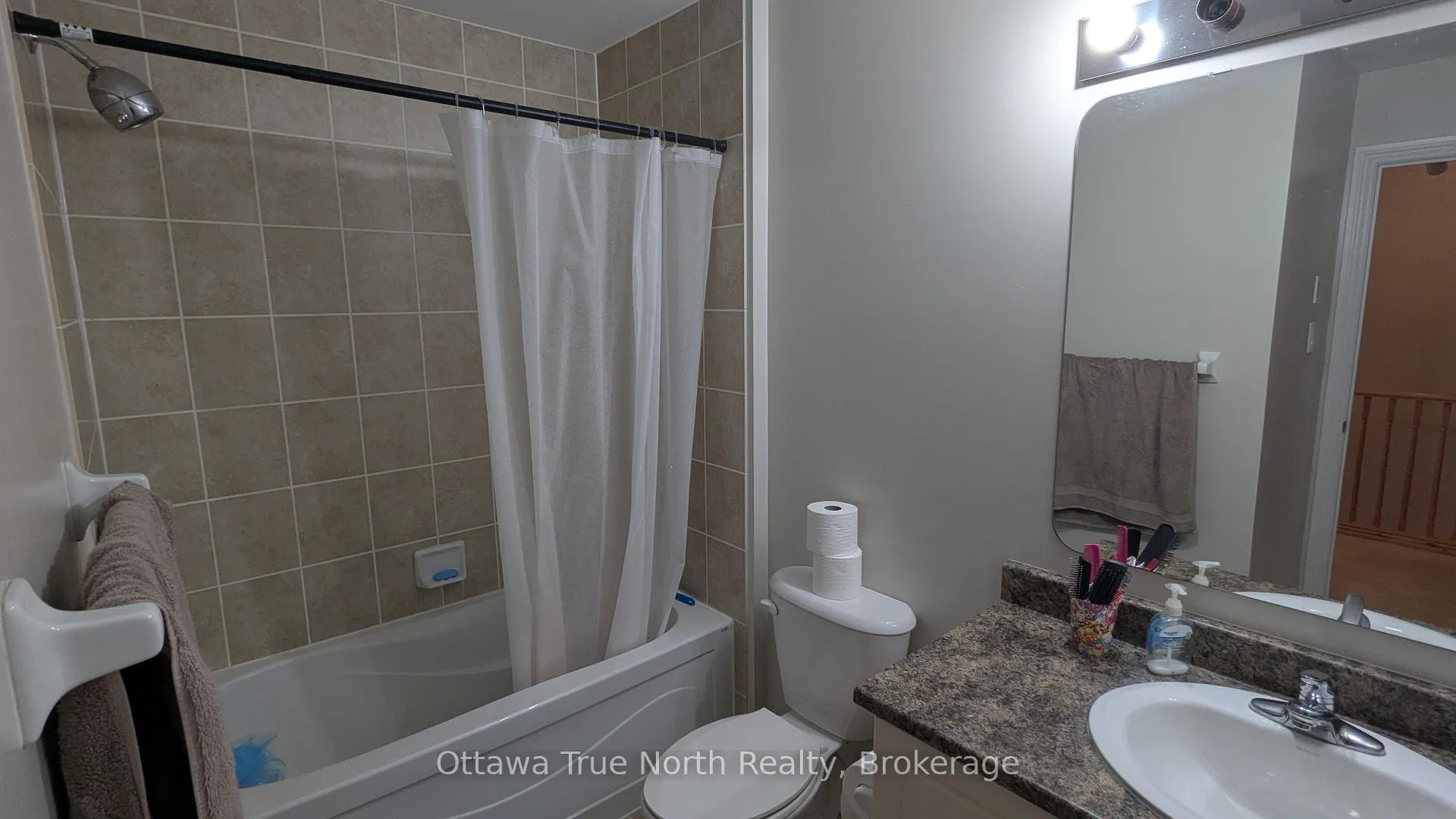 Photo 12 of 215 Badgeley Avenue, Ottawa, Kanata - Kanata Lakes/Heritage Hills — HOMEH