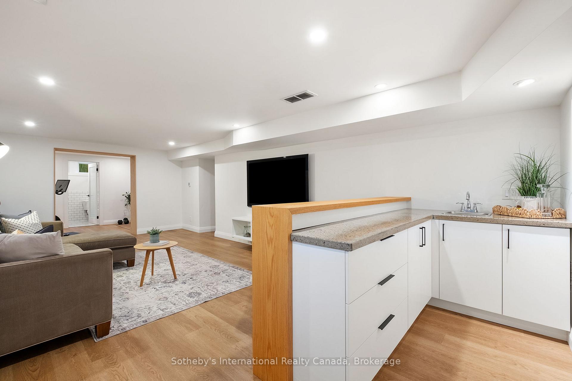 Photo 36 of 284 Union Boulevard, Kitchener — HOMEH