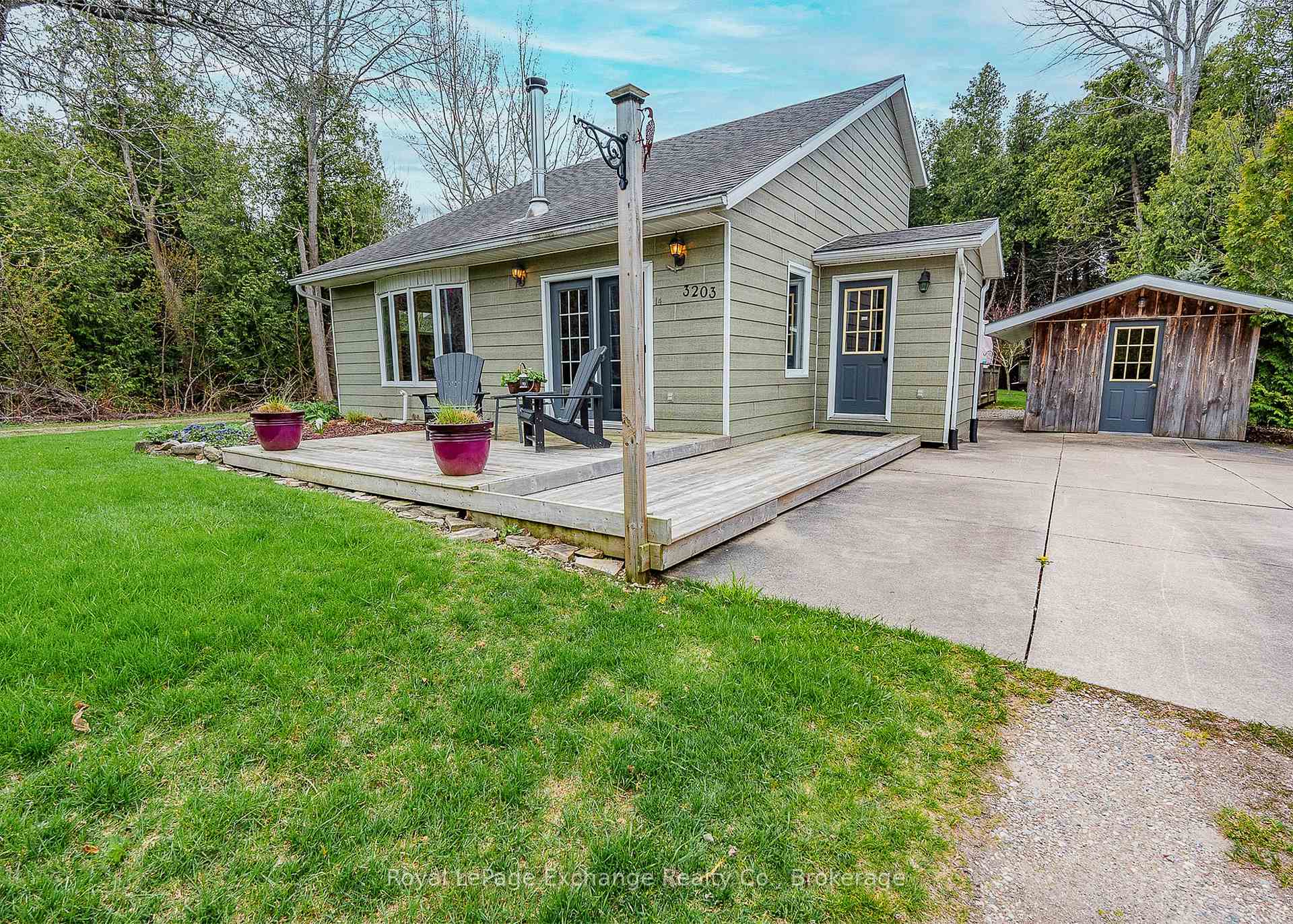 Front of 3203 Bruce Road 15