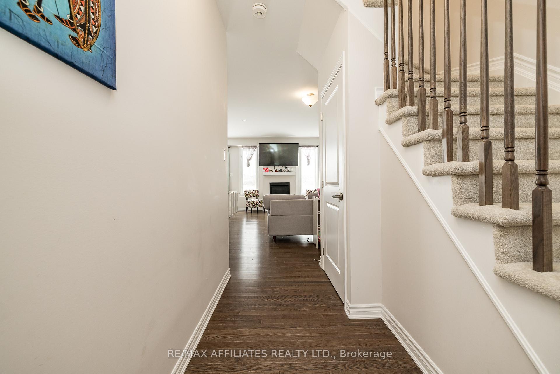 Photo 6 of 310 Livery Street, Ottawa, Kanata - Emerald Meadows/Trailwest — HOMEH