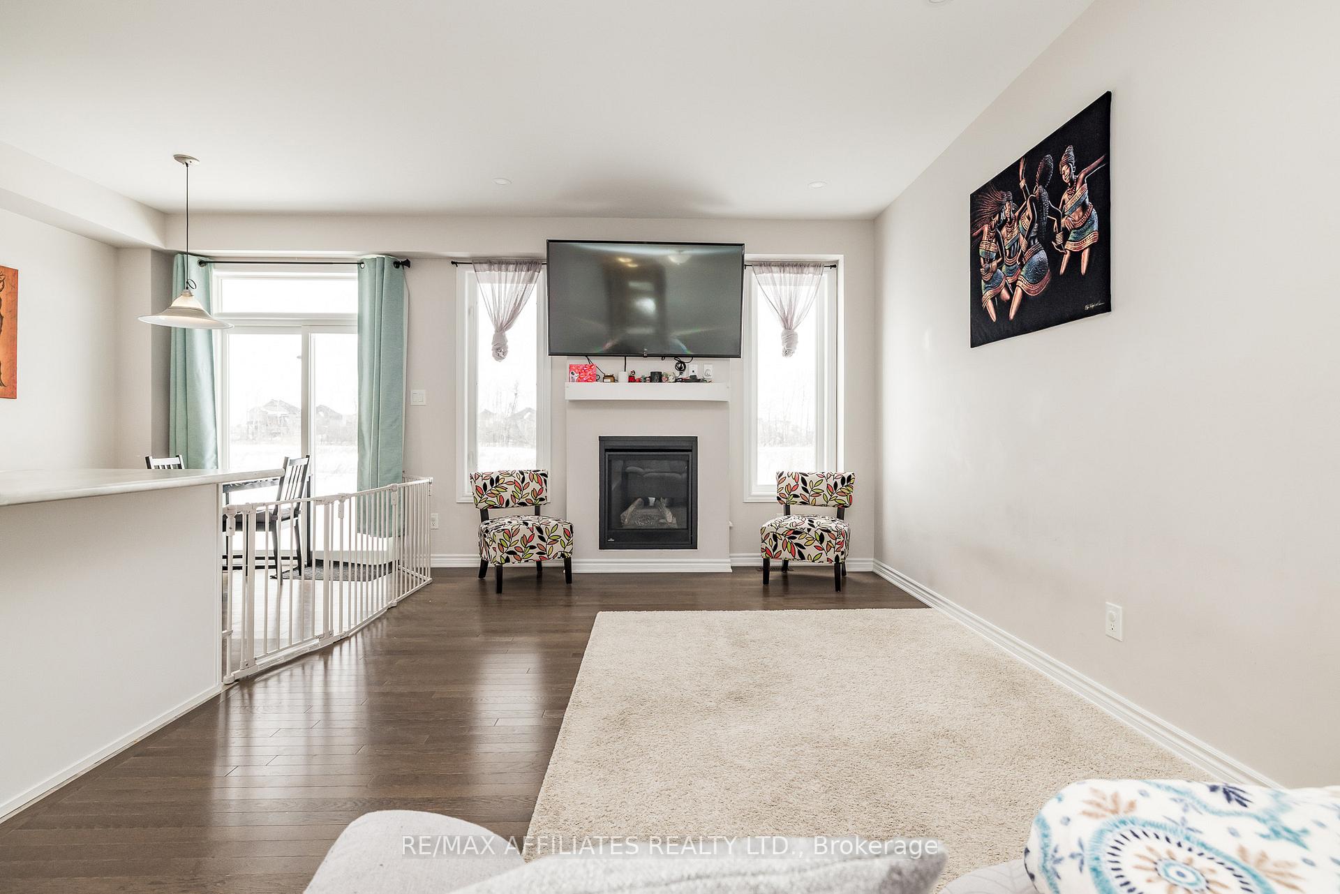Photo 7 of 310 Livery Street, Ottawa, Kanata - Emerald Meadows/Trailwest — HOMEH
