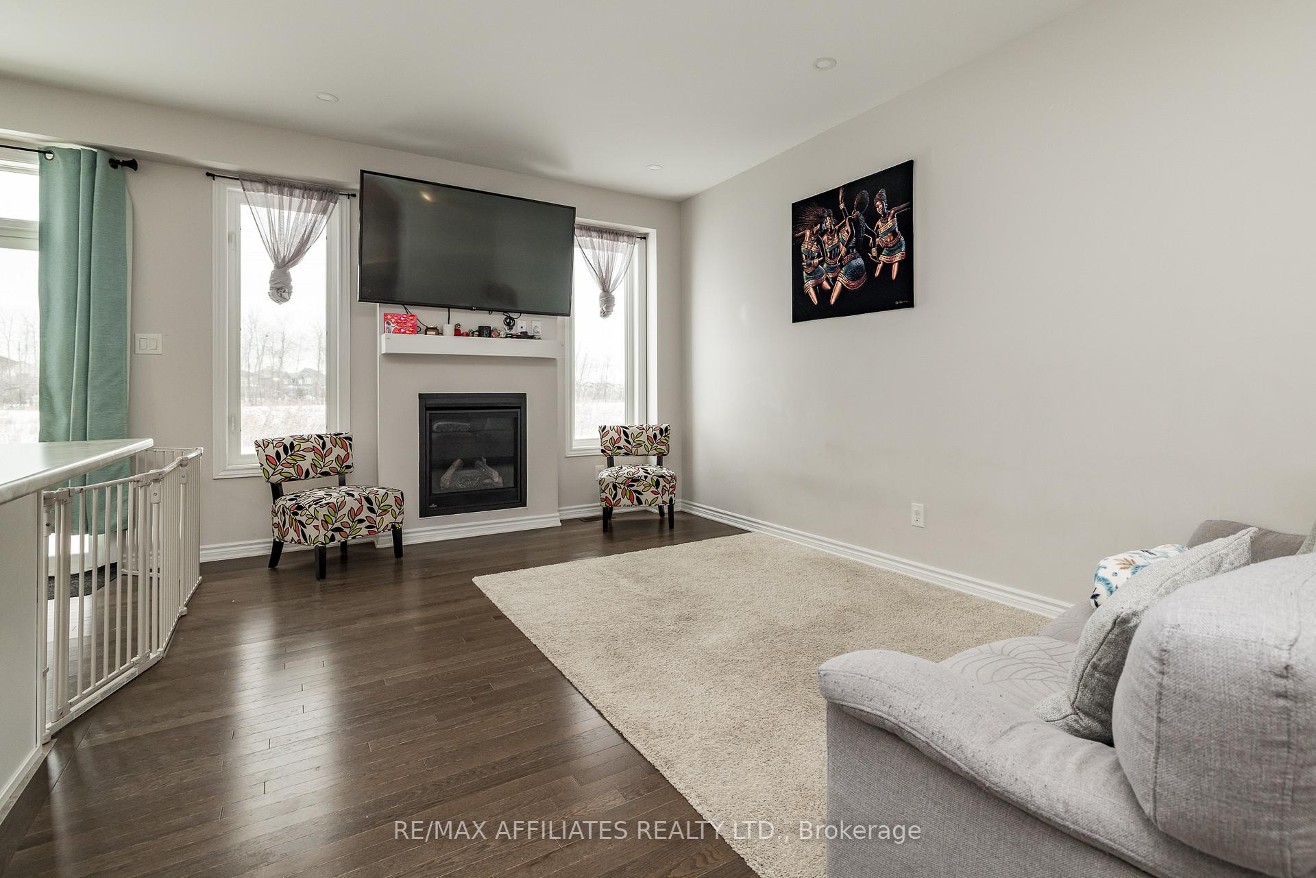 Photo 8 of 310 Livery Street, Ottawa, Kanata - Emerald Meadows/Trailwest — HOMEH