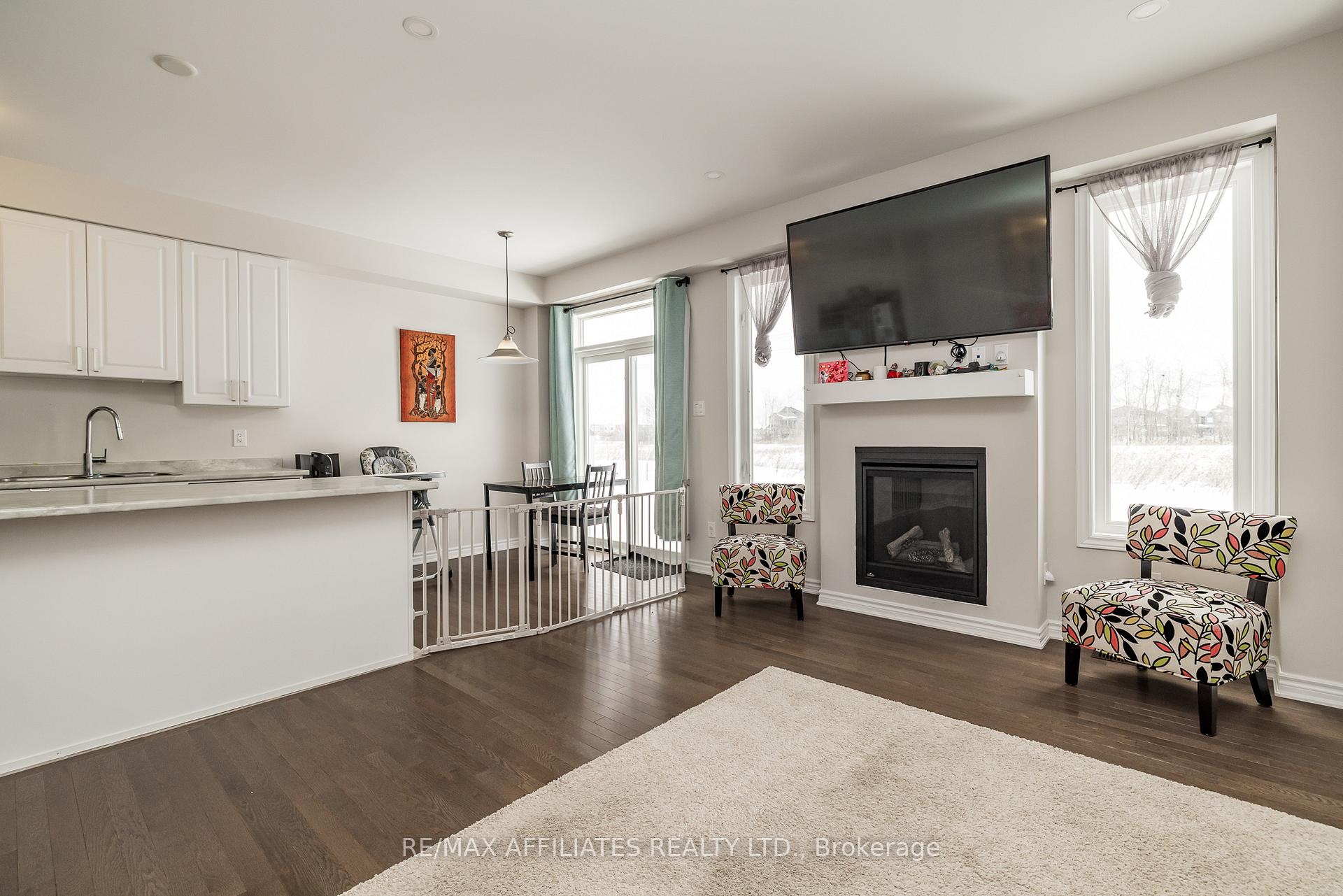 Photo 9 of 310 Livery Street, Ottawa, Kanata - Emerald Meadows/Trailwest — HOMEH