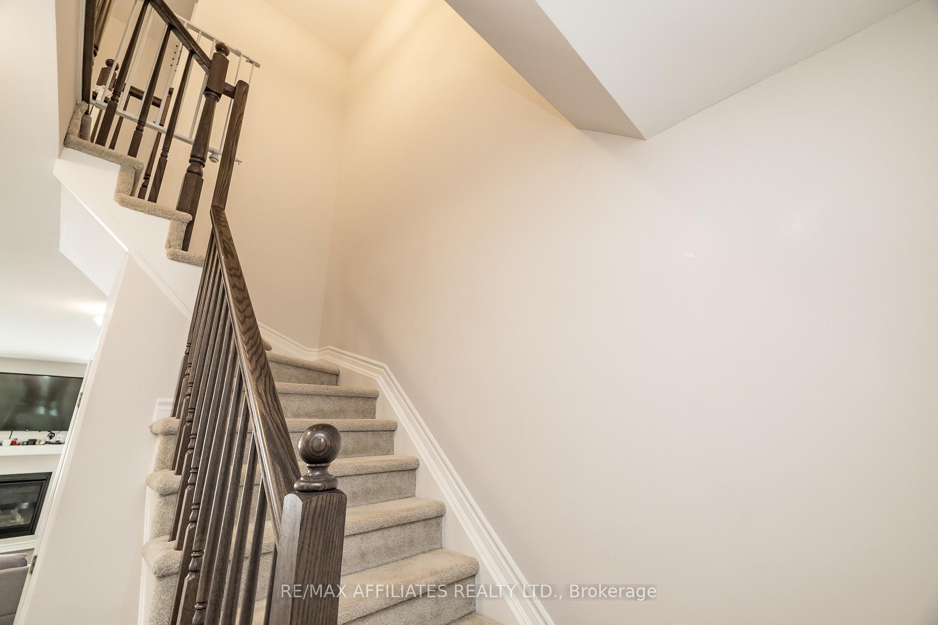 Photo 14 of 310 Livery Street, Ottawa, Kanata - Emerald Meadows/Trailwest — HOMEH