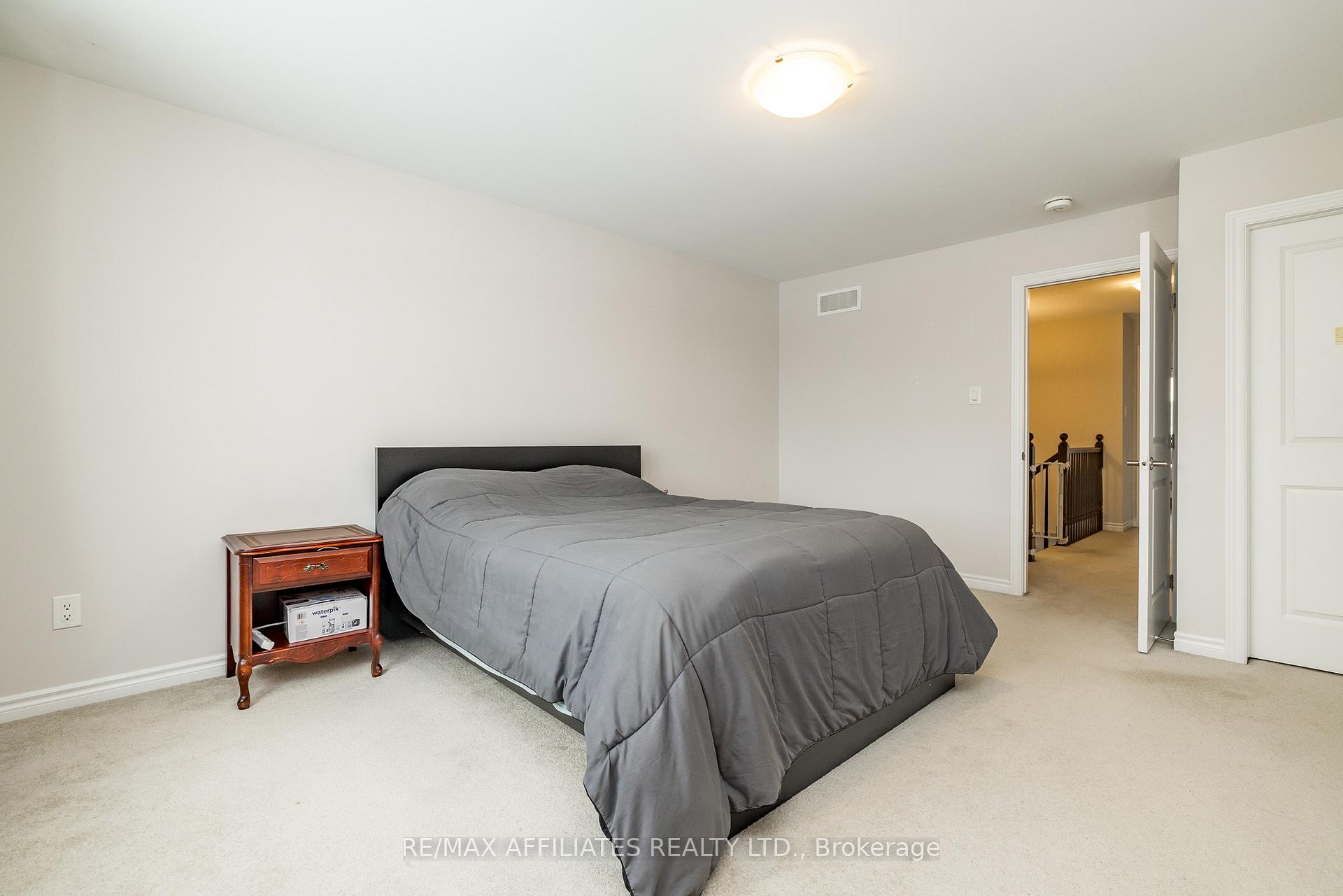 Photo 18 of 310 Livery Street, Ottawa, Kanata - Emerald Meadows/Trailwest — HOMEH