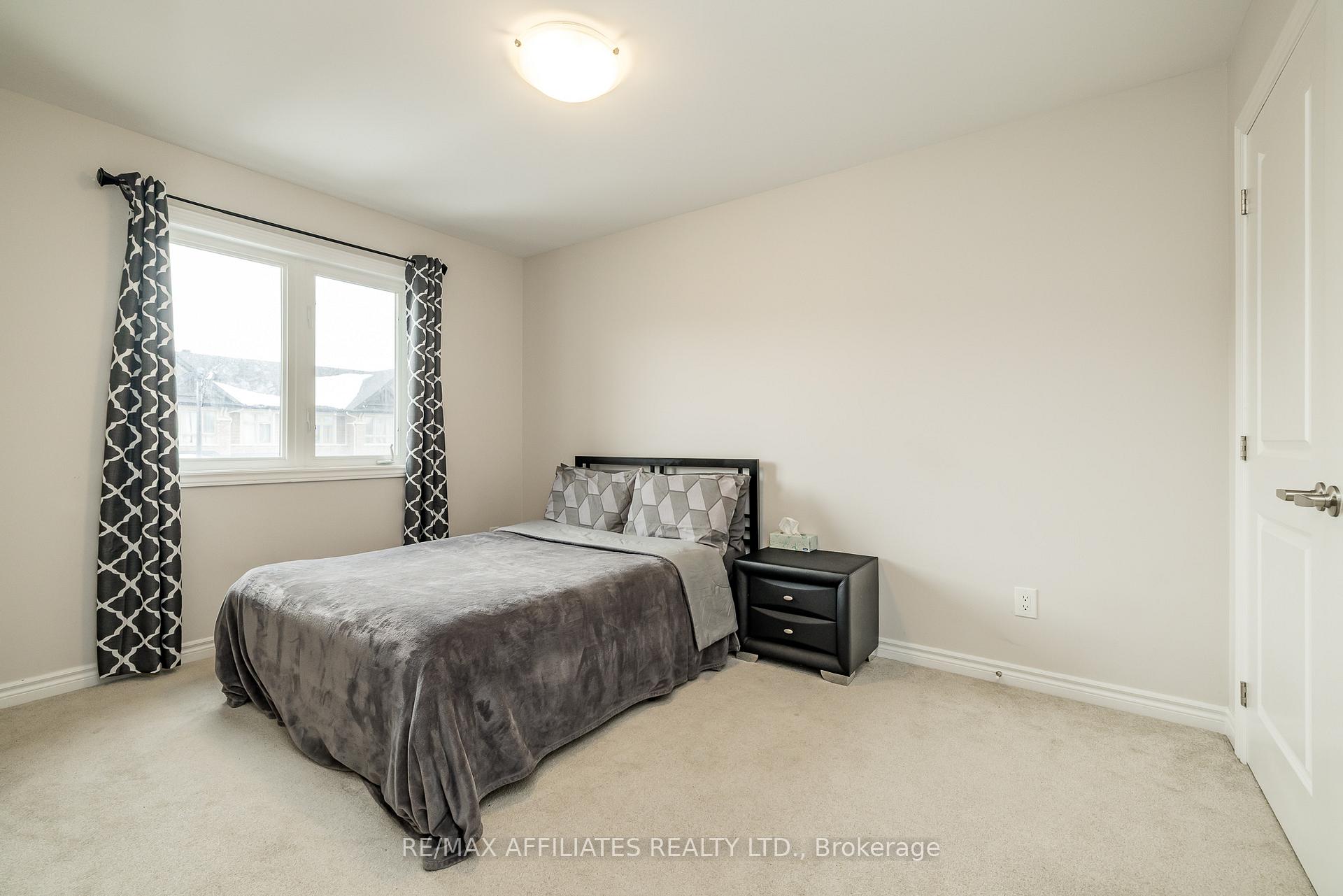 Photo 23 of 310 Livery Street, Ottawa, Kanata - Emerald Meadows/Trailwest — HOMEH