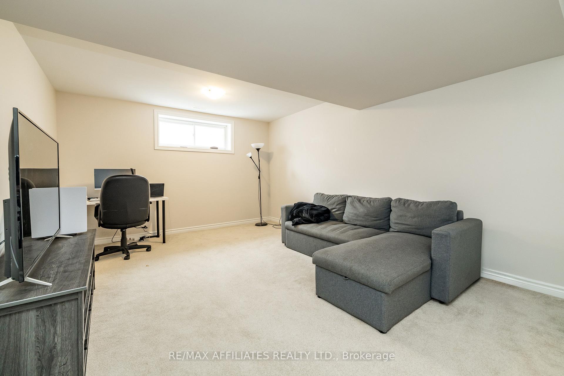 Photo 31 of 310 Livery Street, Ottawa, Kanata - Emerald Meadows/Trailwest — HOMEH