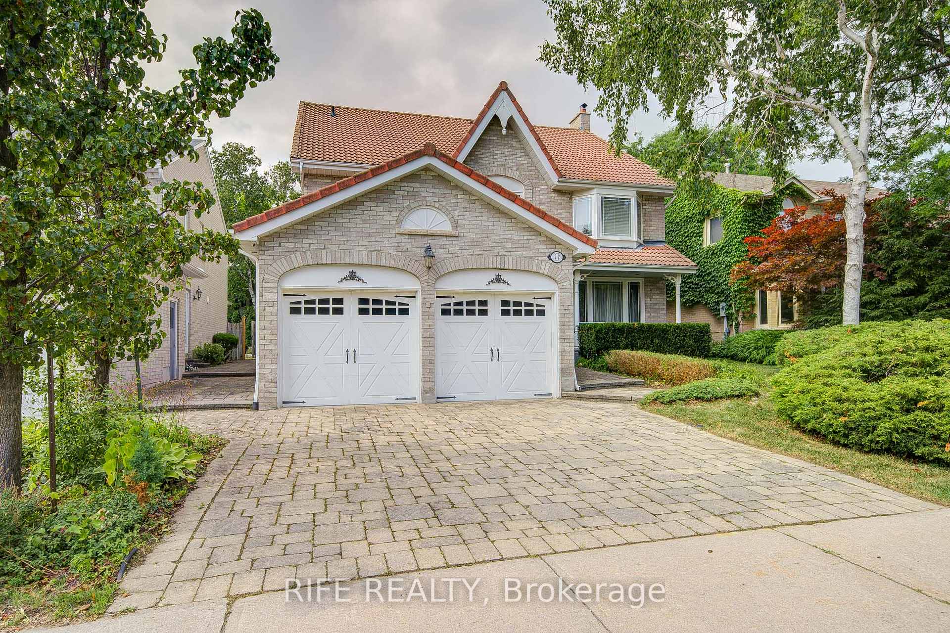 Photo 2 of 22 Chambery Crescent, Markham, Unionville — HOMEH