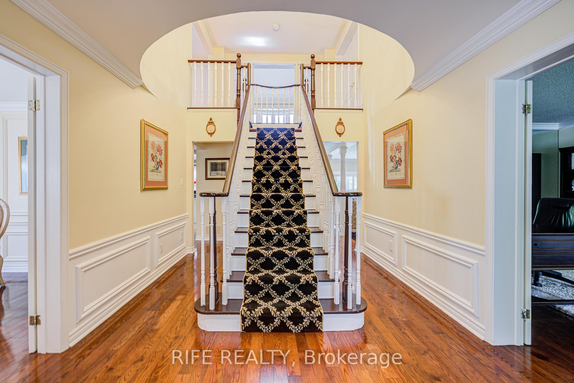 Photo 4 of 22 Chambery Crescent, Markham, Unionville — HOMEH