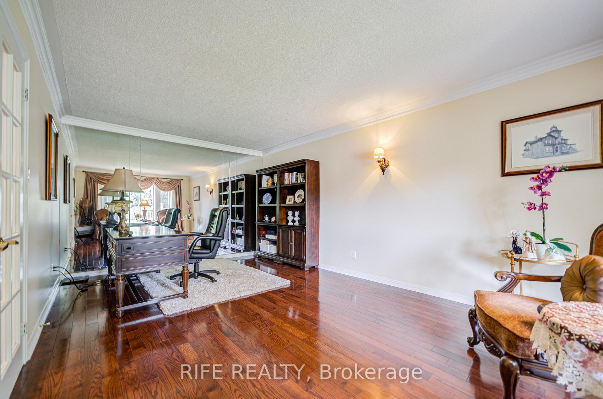 Photo 6 of 22 Chambery Crescent, Markham, Unionville — HOMEH