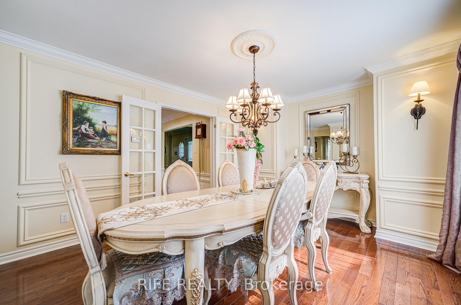 Photo 10 of 22 Chambery Crescent, Markham, Unionville — HOMEH