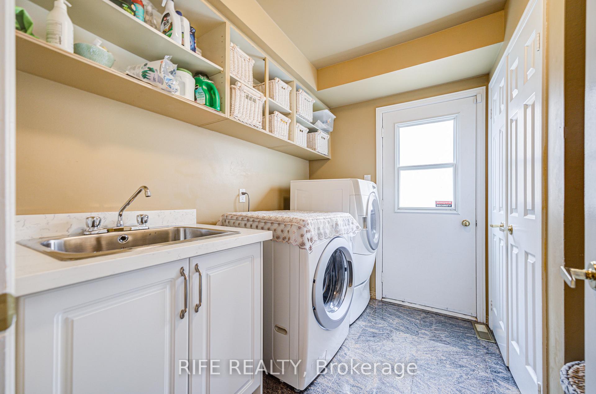 Photo 11 of 22 Chambery Crescent, Markham, Unionville — HOMEH