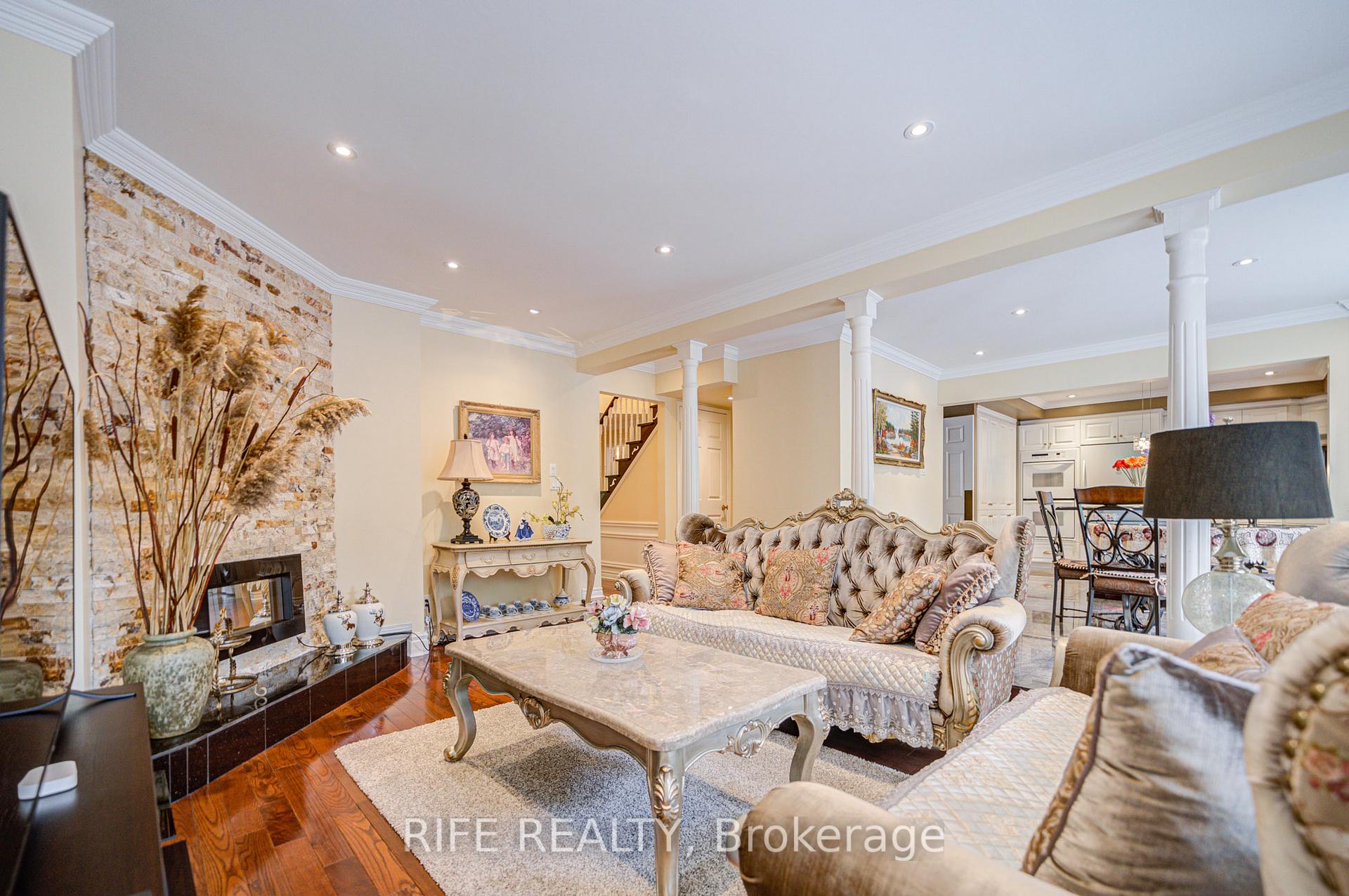 Photo 14 of 22 Chambery Crescent, Markham, Unionville — HOMEH