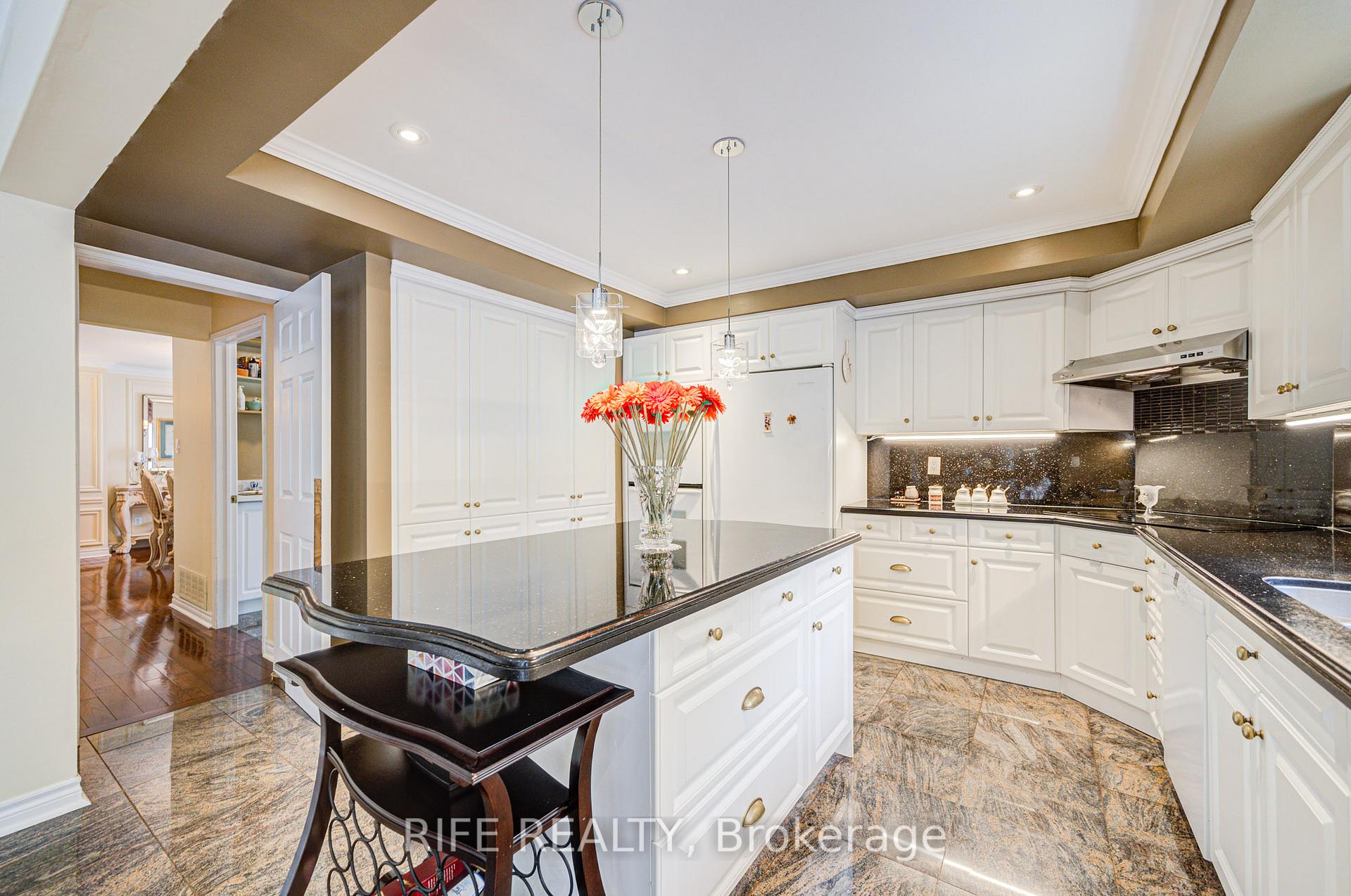 Photo 19 of 22 Chambery Crescent, Markham, Unionville — HOMEH