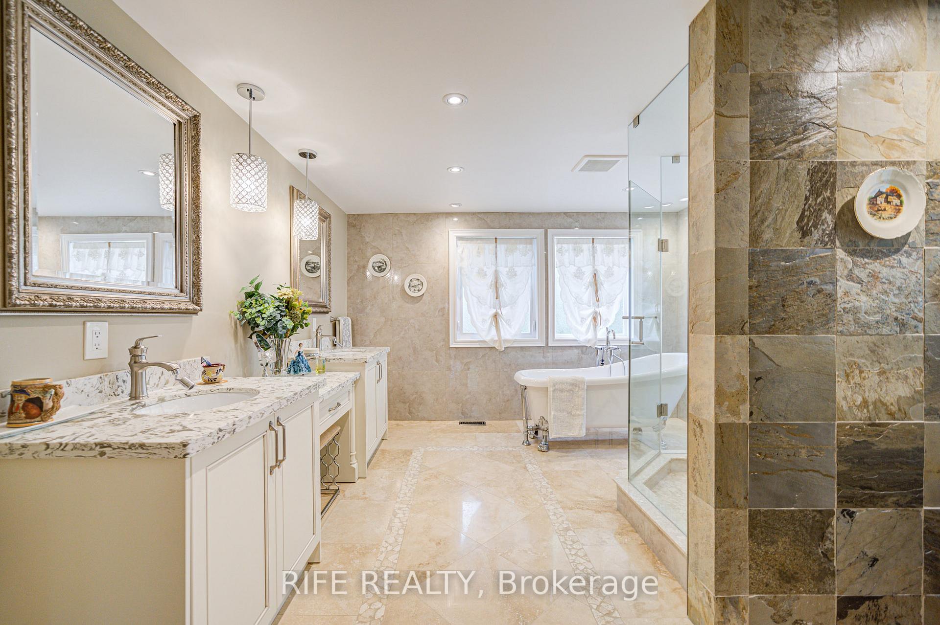 Photo 25 of 22 Chambery Crescent, Markham, Unionville — HOMEH