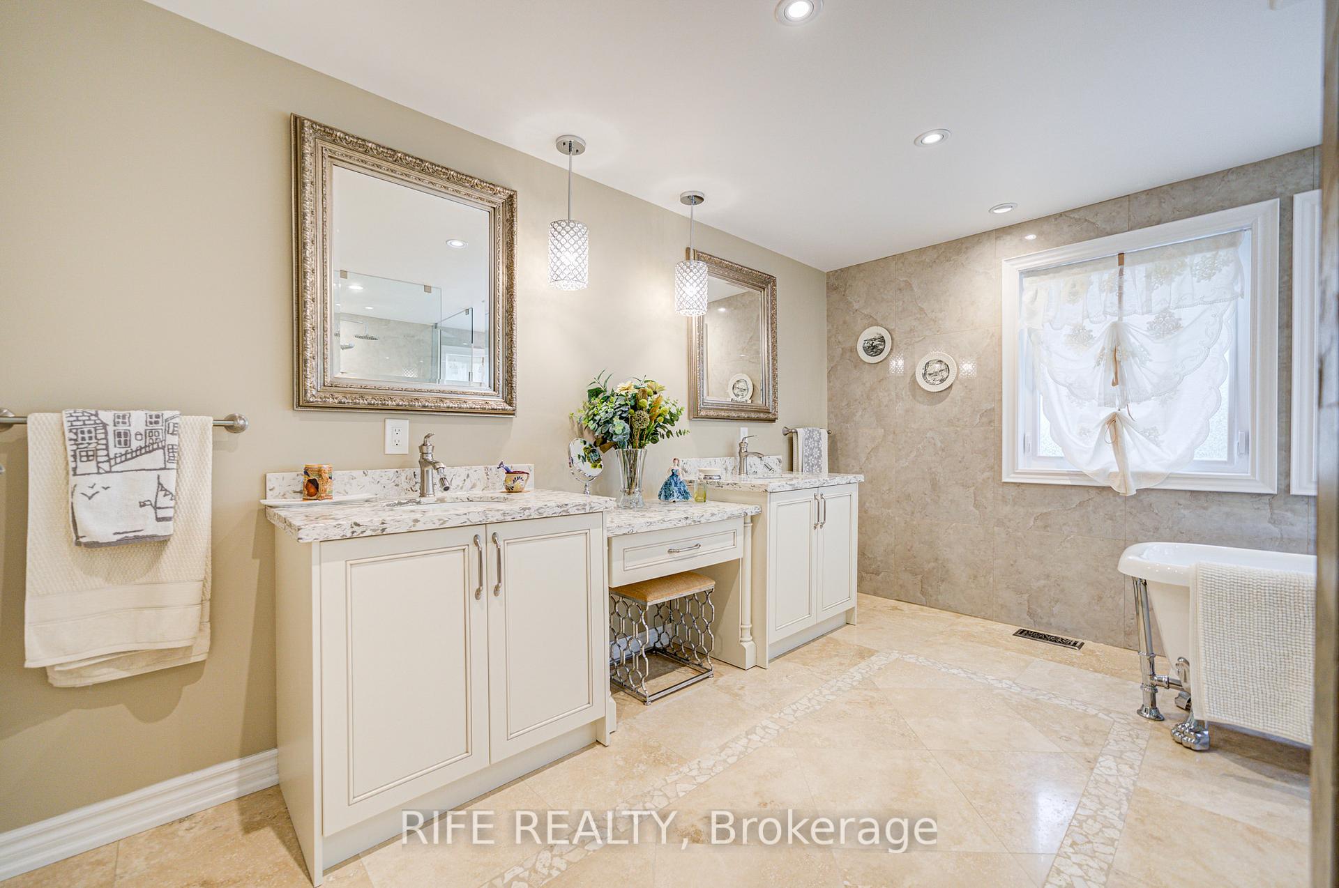 Photo 26 of 22 Chambery Crescent, Markham, Unionville — HOMEH