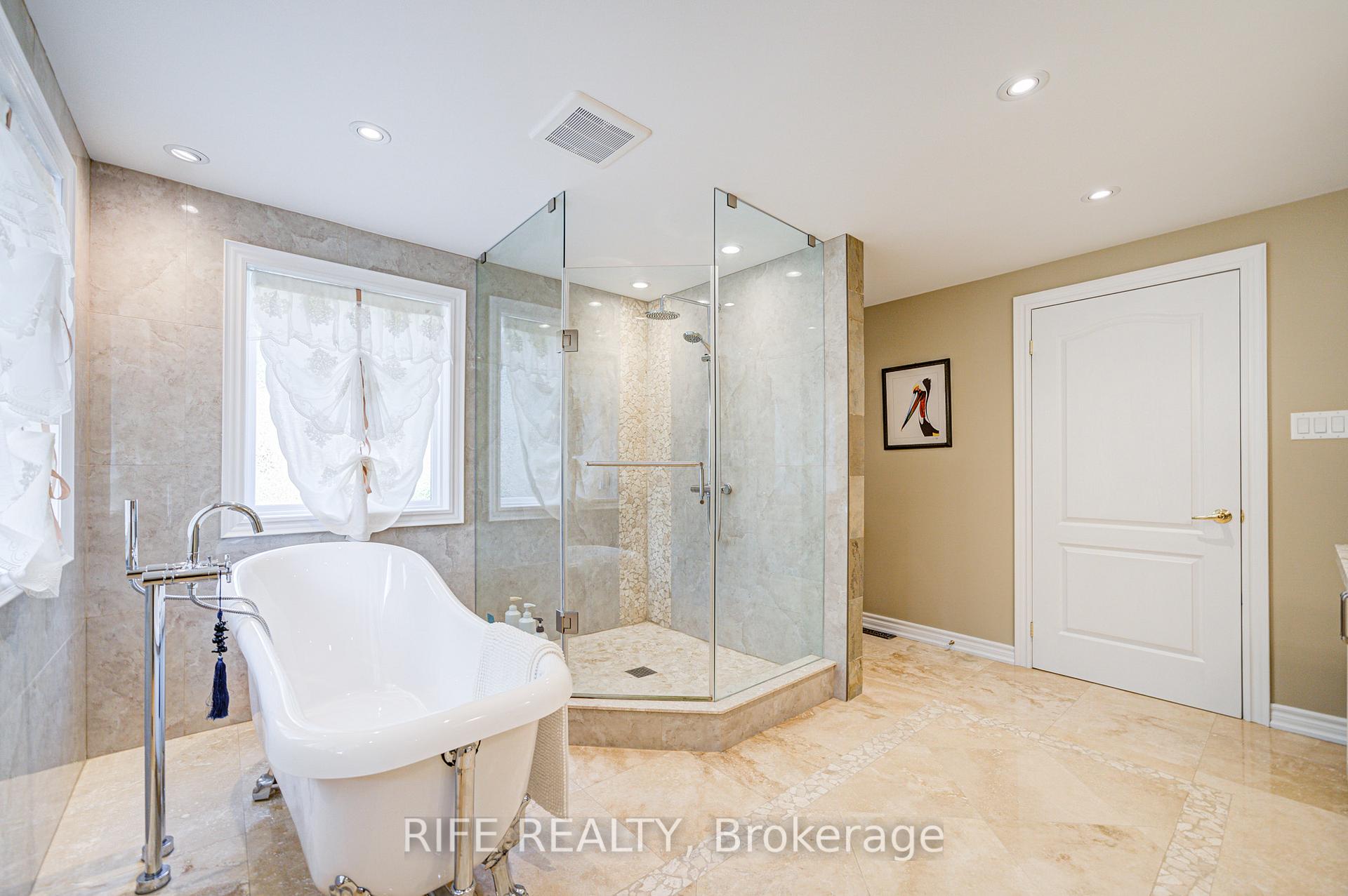 Photo 27 of 22 Chambery Crescent, Markham, Unionville — HOMEH