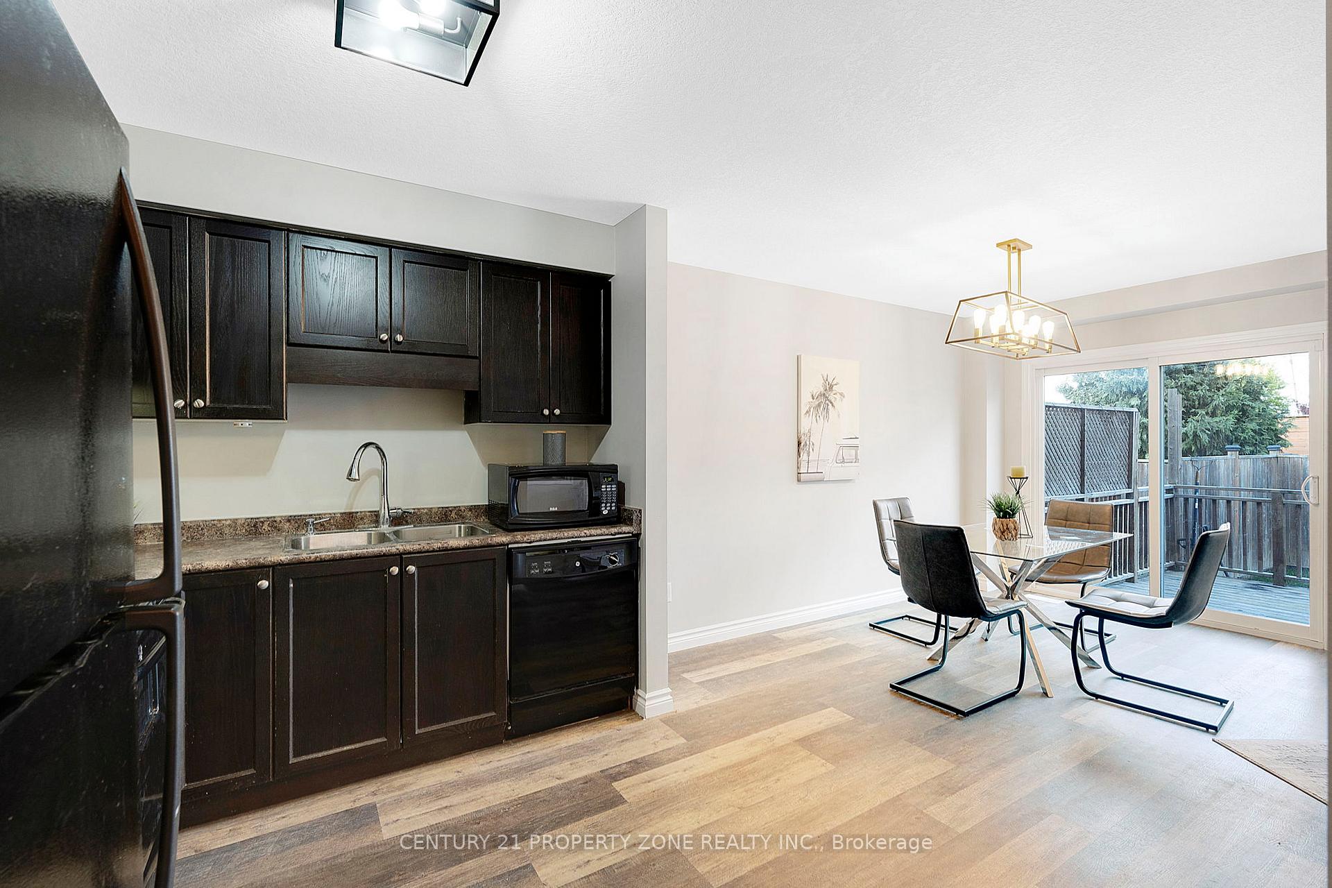 Photo 12 of 525 Banffshire Crescent, Kitchener — HOMEH