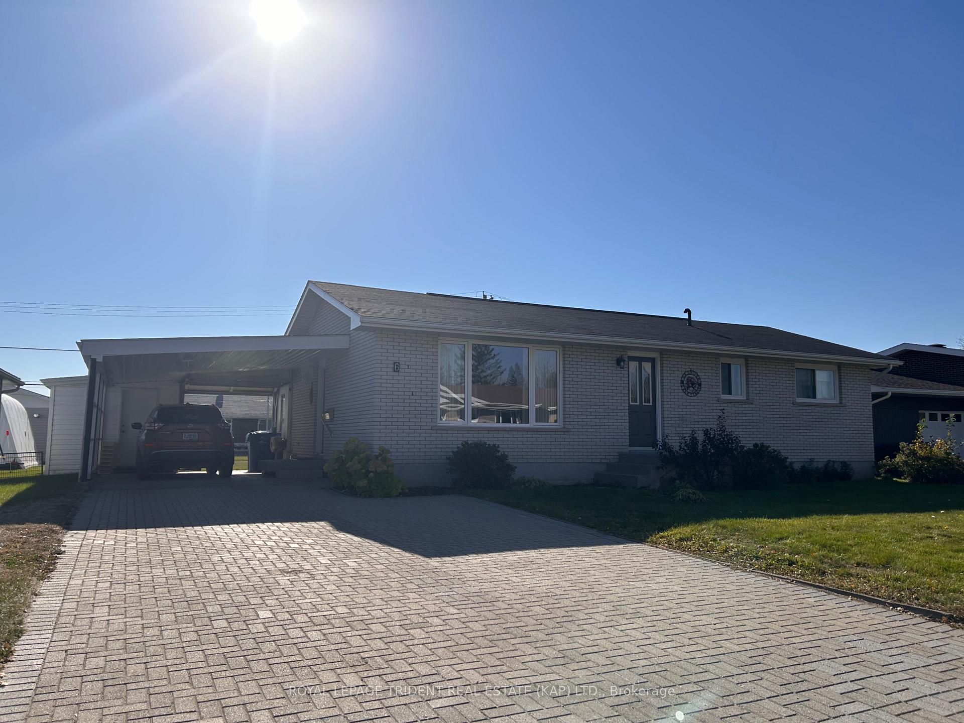 Photo 1 of 6 Seaborne Crescent S, Kapuskasing — HOMEH