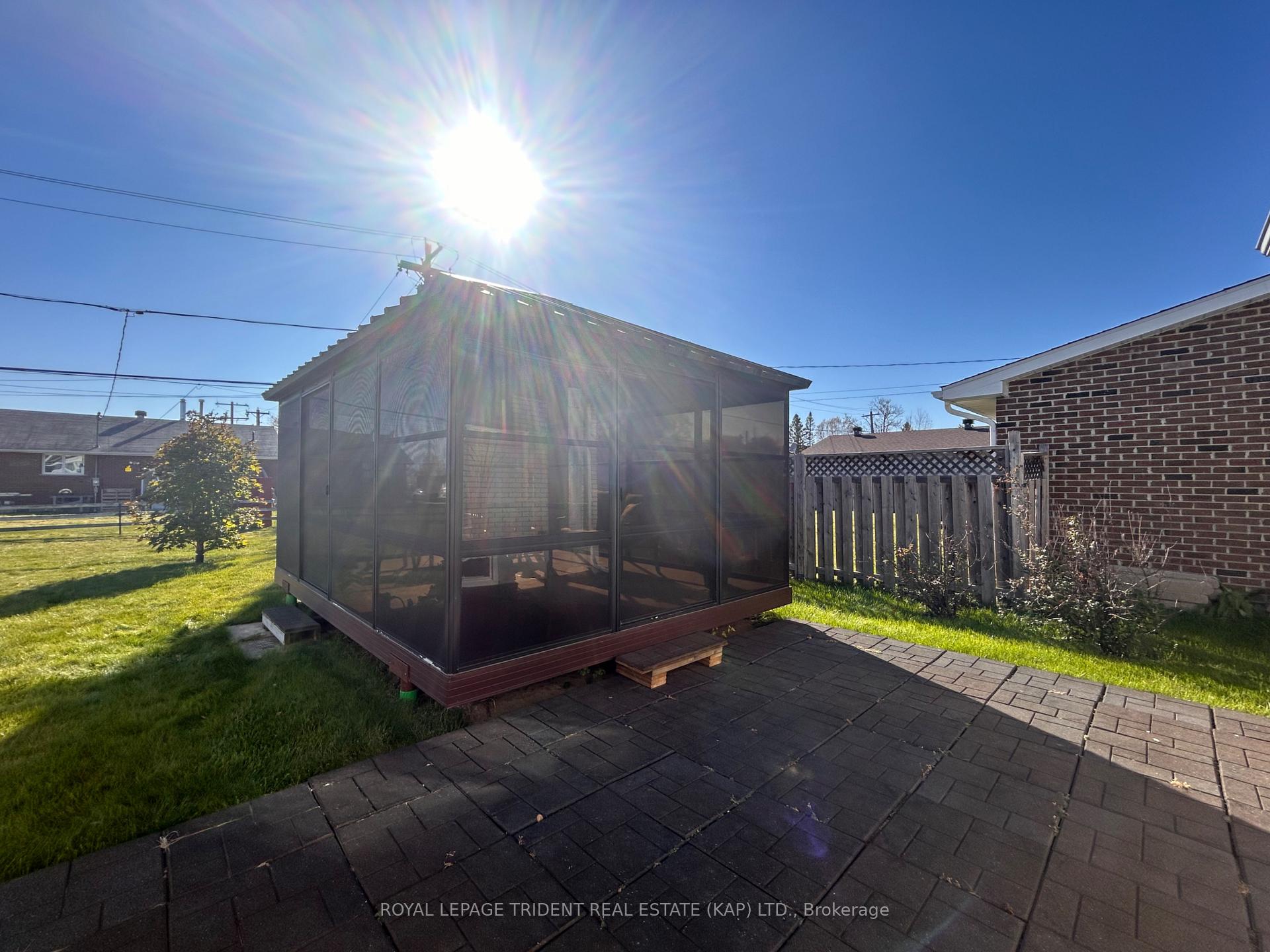Photo 7 of 6 Seaborne Crescent S, Kapuskasing — HOMEH